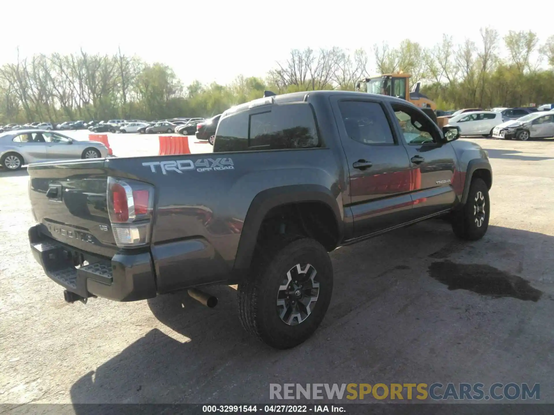 4 Фотография поврежденного автомобиля 5TFCZ5ANXMX265905 TOYOTA TACOMA 4WD 2021