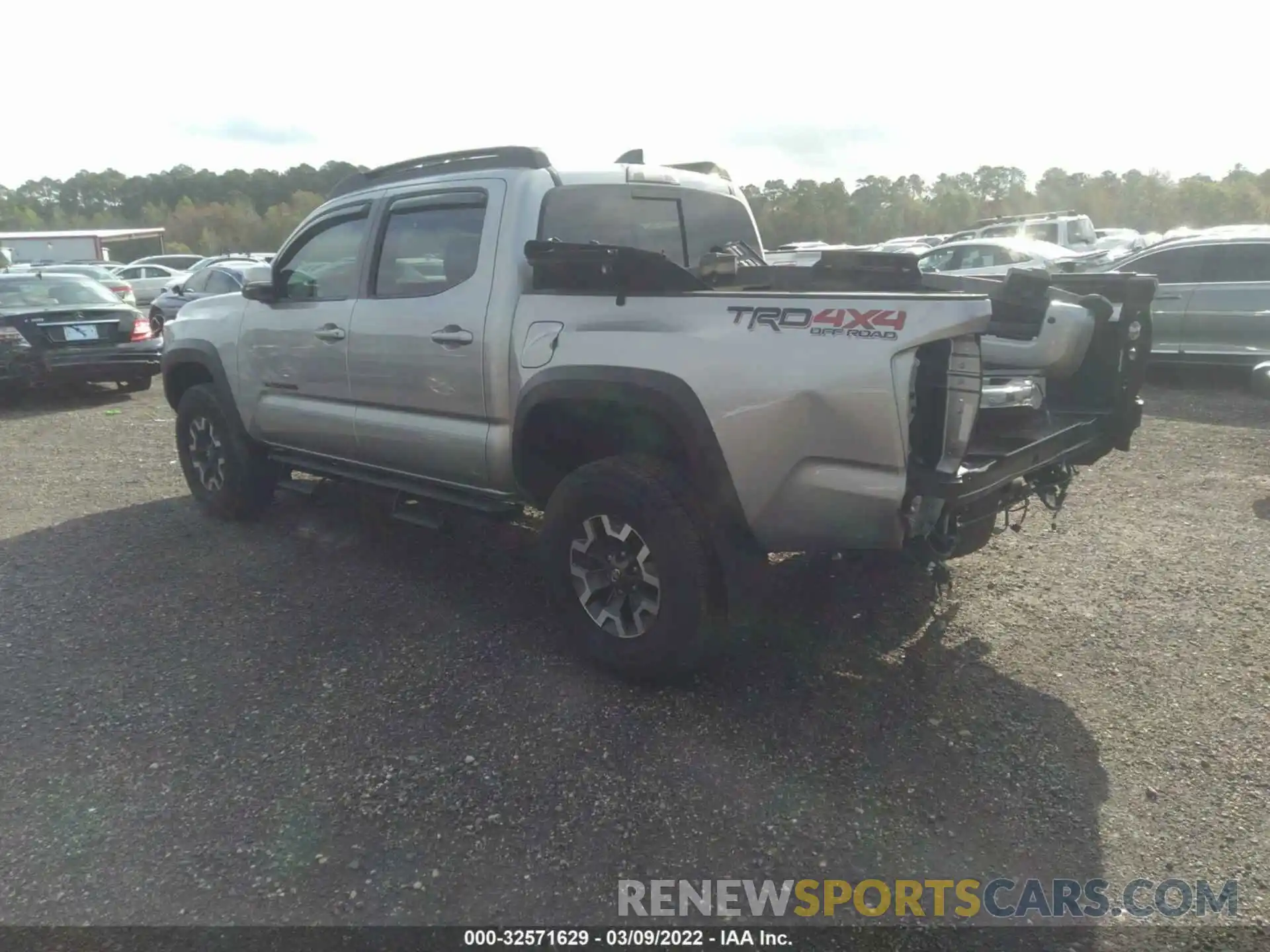 3 Фотография поврежденного автомобиля 5TFCZ5ANXMX266987 TOYOTA TACOMA 4WD 2021