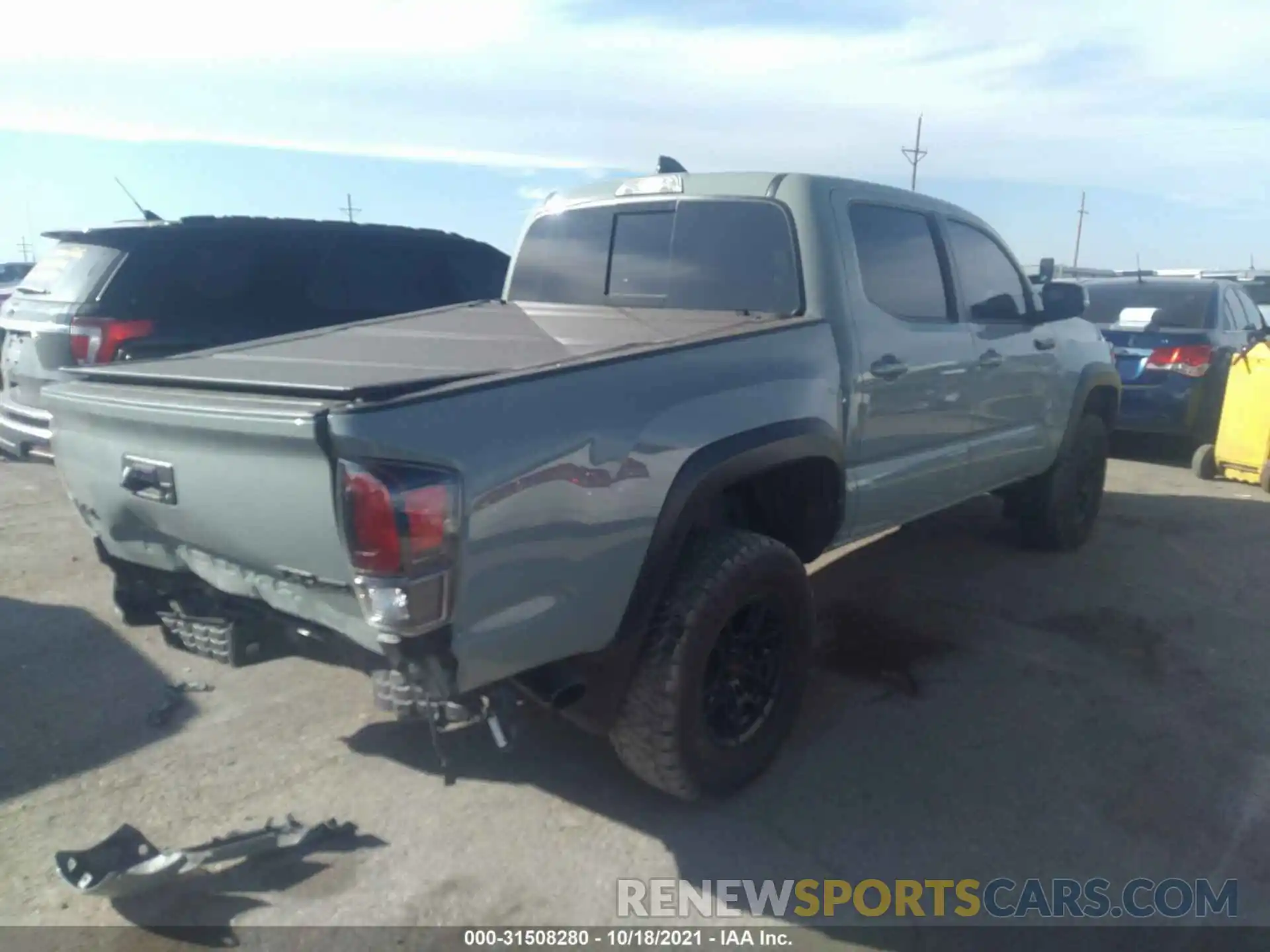 4 Фотография поврежденного автомобиля 5TFCZ5ANXMX269341 TOYOTA TACOMA 4WD 2021