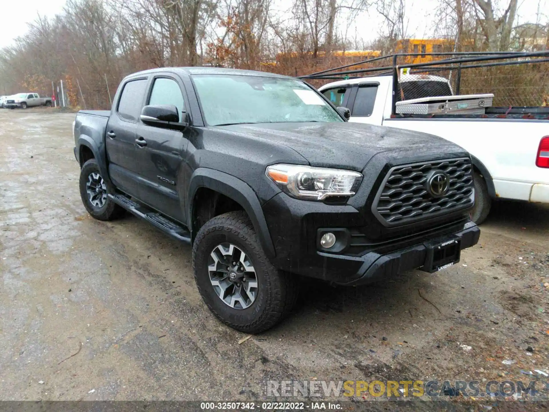 1 Photograph of a damaged car 3TMCZ5AN0NM465859 TOYOTA TACOMA 4WD 2022