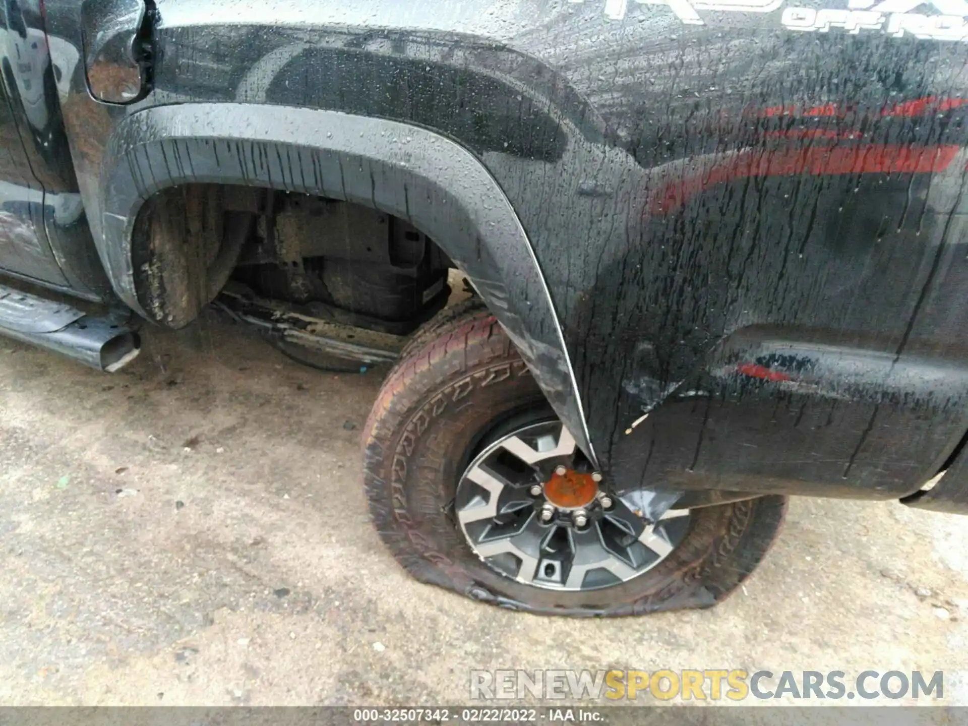 6 Photograph of a damaged car 3TMCZ5AN0NM465859 TOYOTA TACOMA 4WD 2022