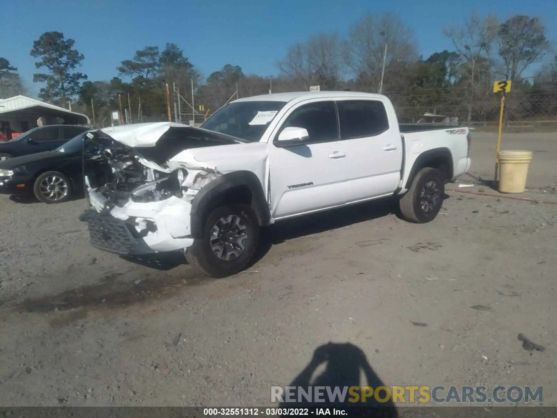 2 Photograph of a damaged car 3TMCZ5AN0NM472746 TOYOTA TACOMA 4WD 2022