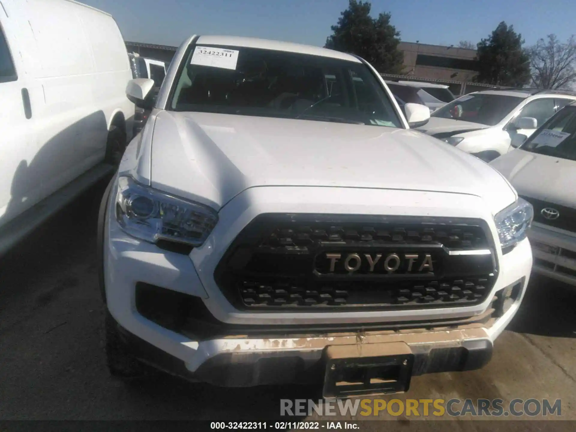 6 Photograph of a damaged car 3TMCZ5AN0NM473234 TOYOTA TACOMA 4WD 2022