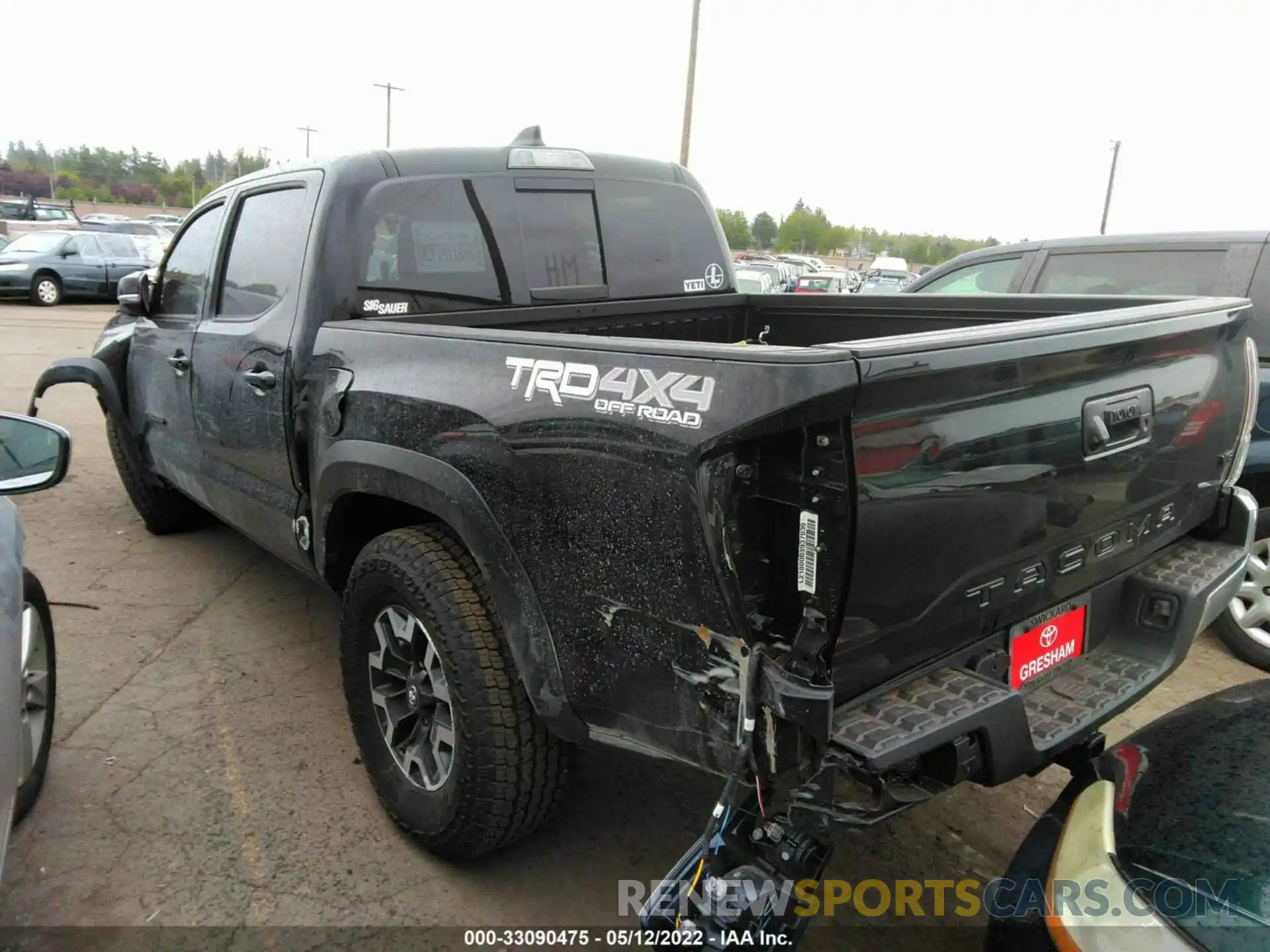 3 Photograph of a damaged car 3TMCZ5AN0NM490552 TOYOTA TACOMA 4WD 2022