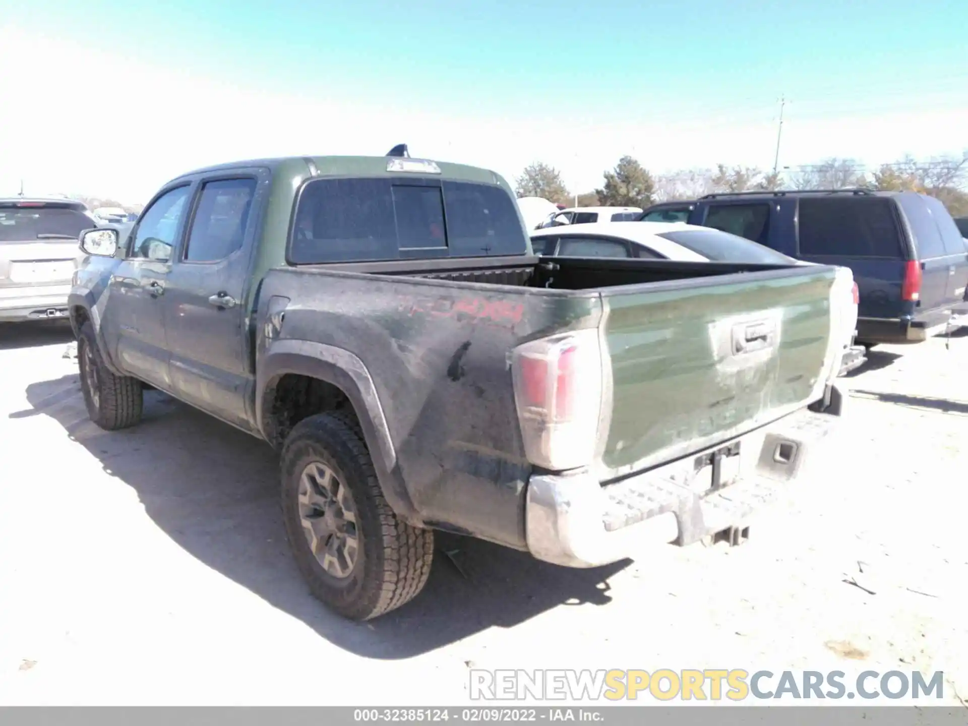 3 Фотография поврежденного автомобиля 3TMCZ5AN1NM467328 TOYOTA TACOMA 4WD 2022