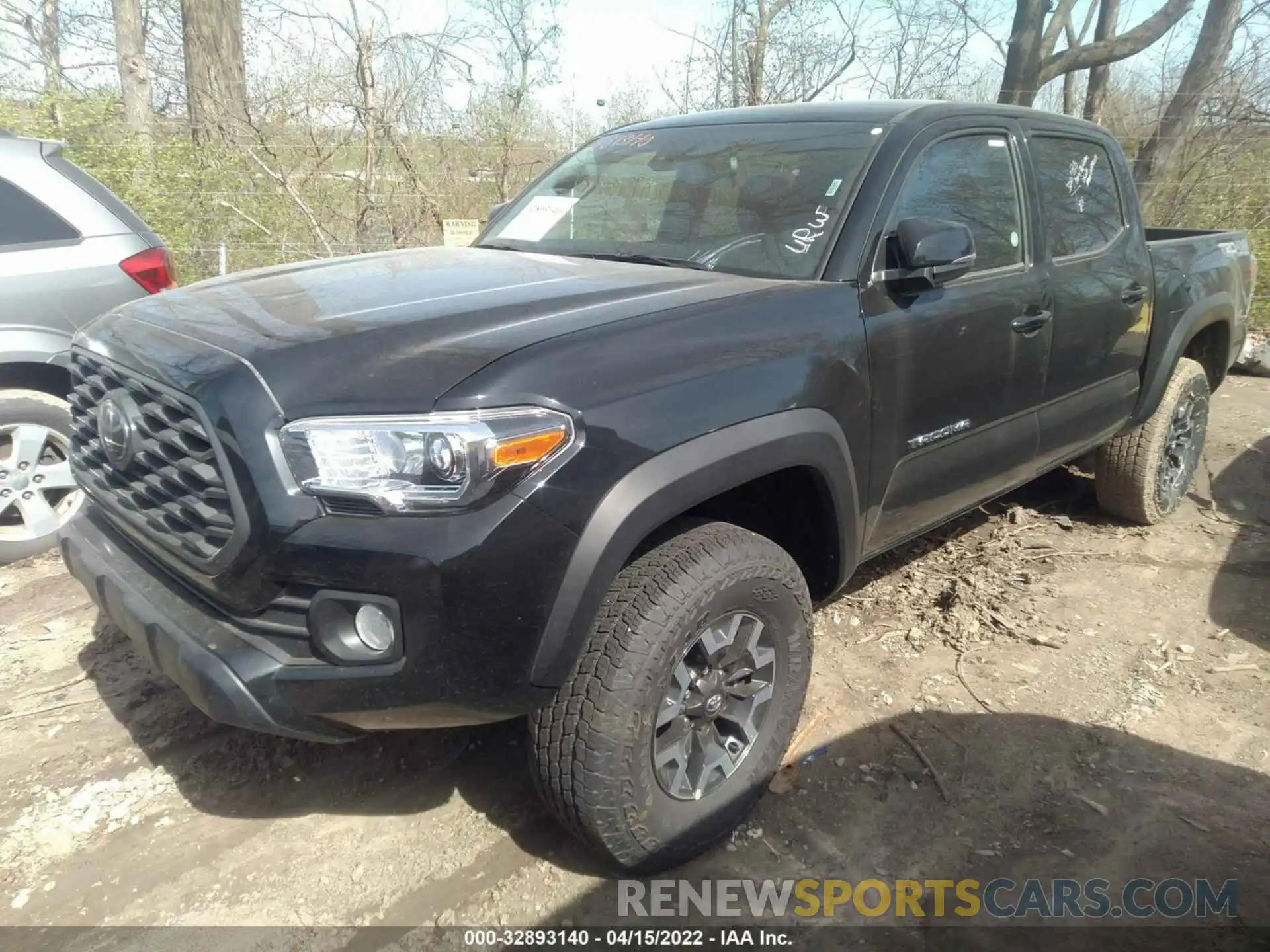 2 Photograph of a damaged car 3TMCZ5AN1NM475946 TOYOTA TACOMA 4WD 2022