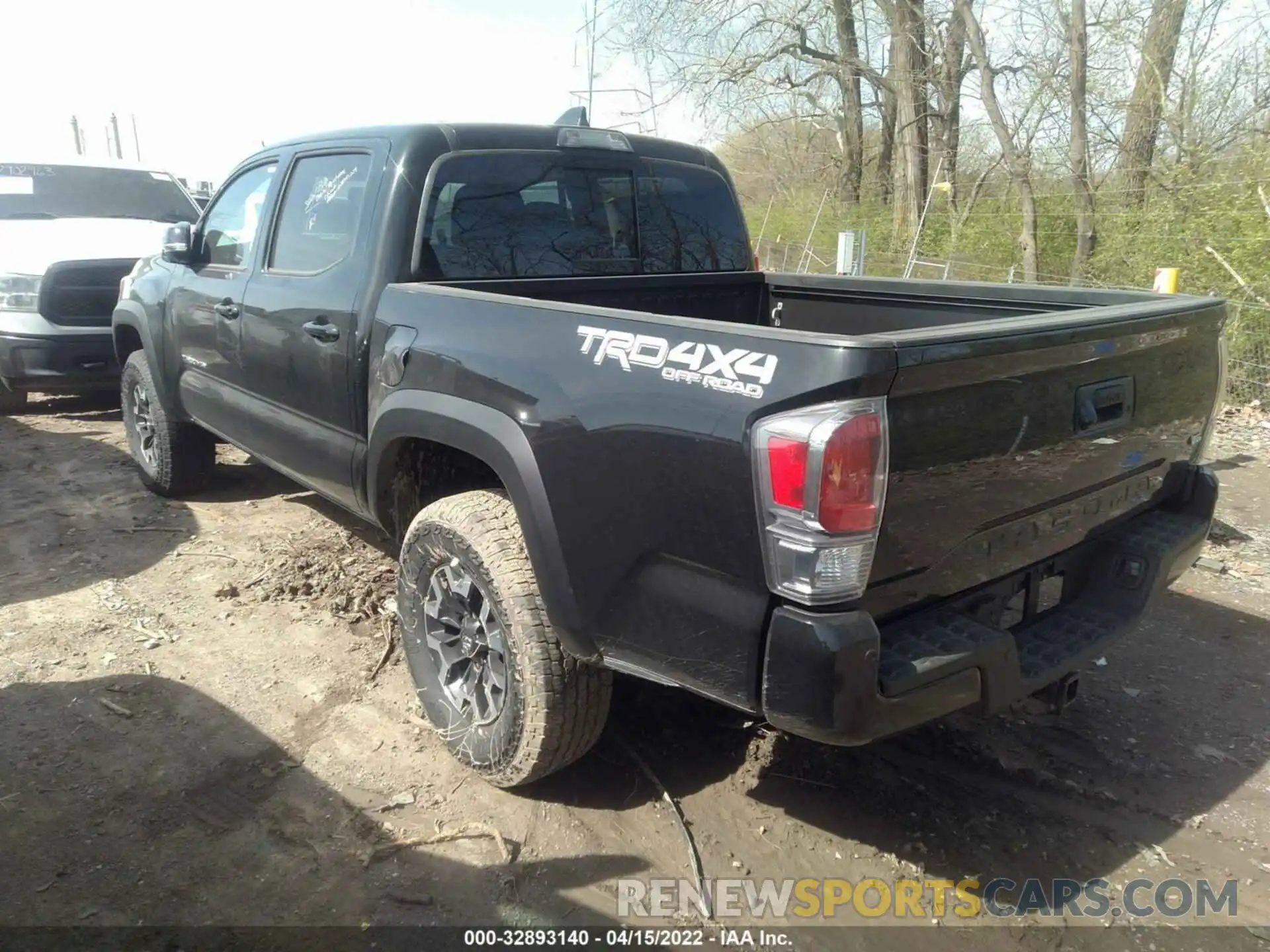 3 Photograph of a damaged car 3TMCZ5AN1NM475946 TOYOTA TACOMA 4WD 2022