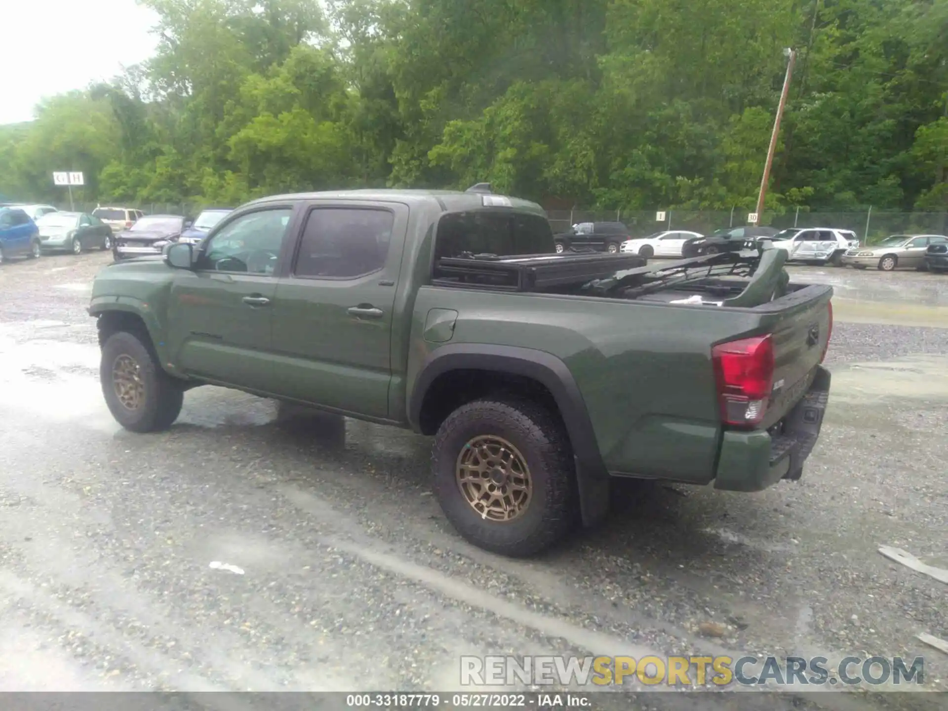 3 Photograph of a damaged car 3TMCZ5AN1NM477275 TOYOTA TACOMA 4WD 2022