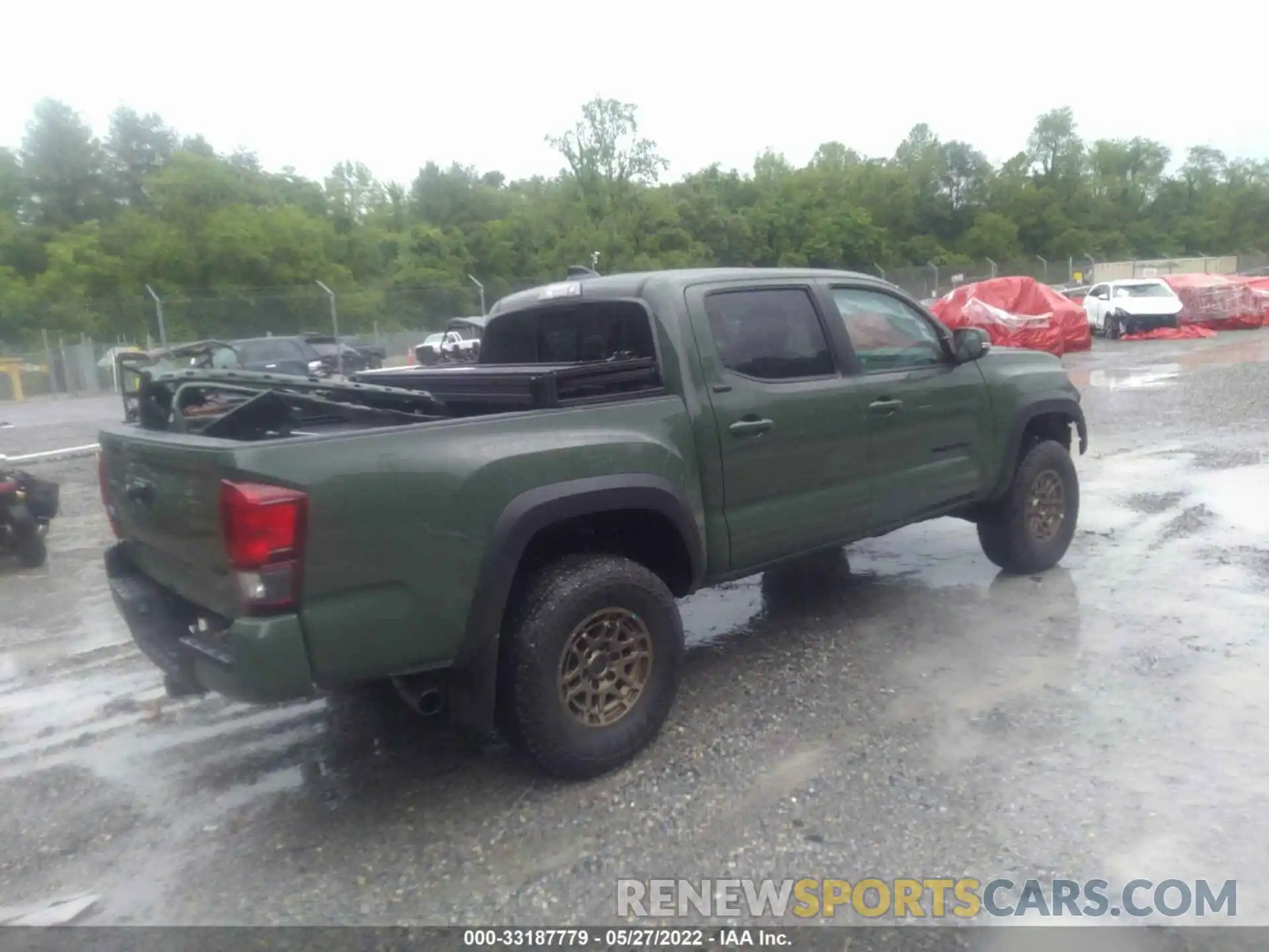 4 Photograph of a damaged car 3TMCZ5AN1NM477275 TOYOTA TACOMA 4WD 2022