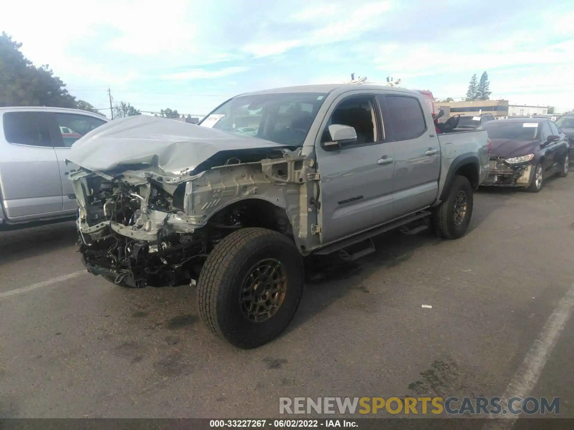 2 Photograph of a damaged car 3TMCZ5AN1NM480614 TOYOTA TACOMA 4WD 2022