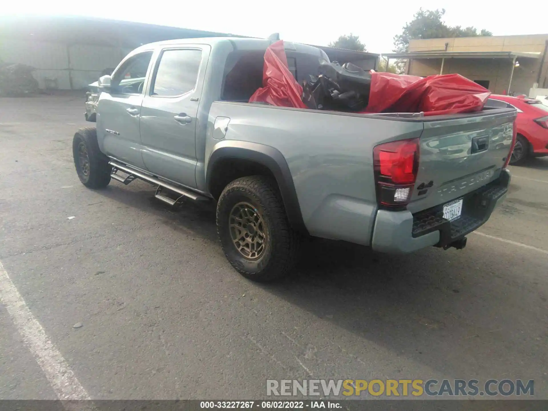 3 Photograph of a damaged car 3TMCZ5AN1NM480614 TOYOTA TACOMA 4WD 2022