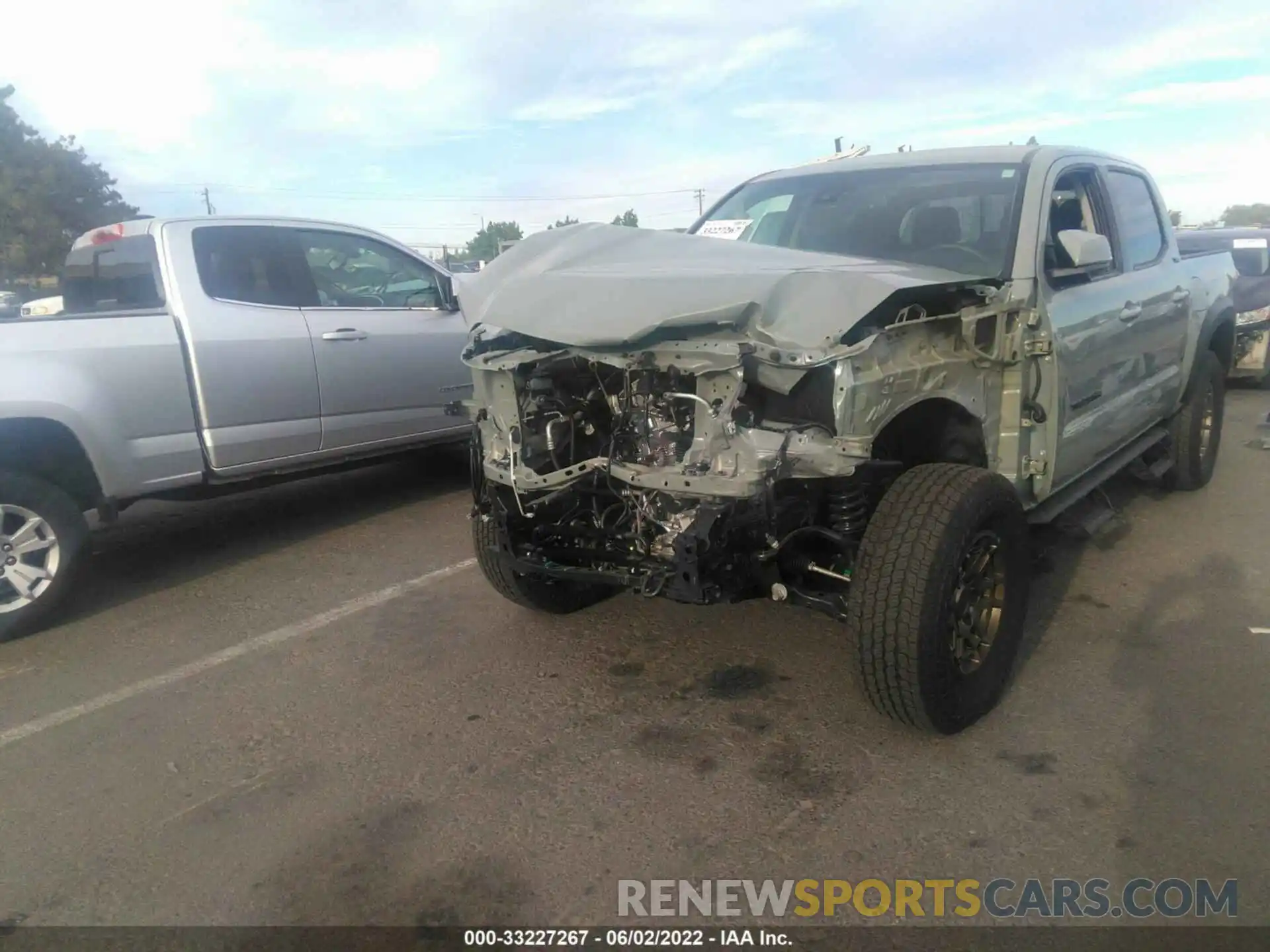 6 Photograph of a damaged car 3TMCZ5AN1NM480614 TOYOTA TACOMA 4WD 2022