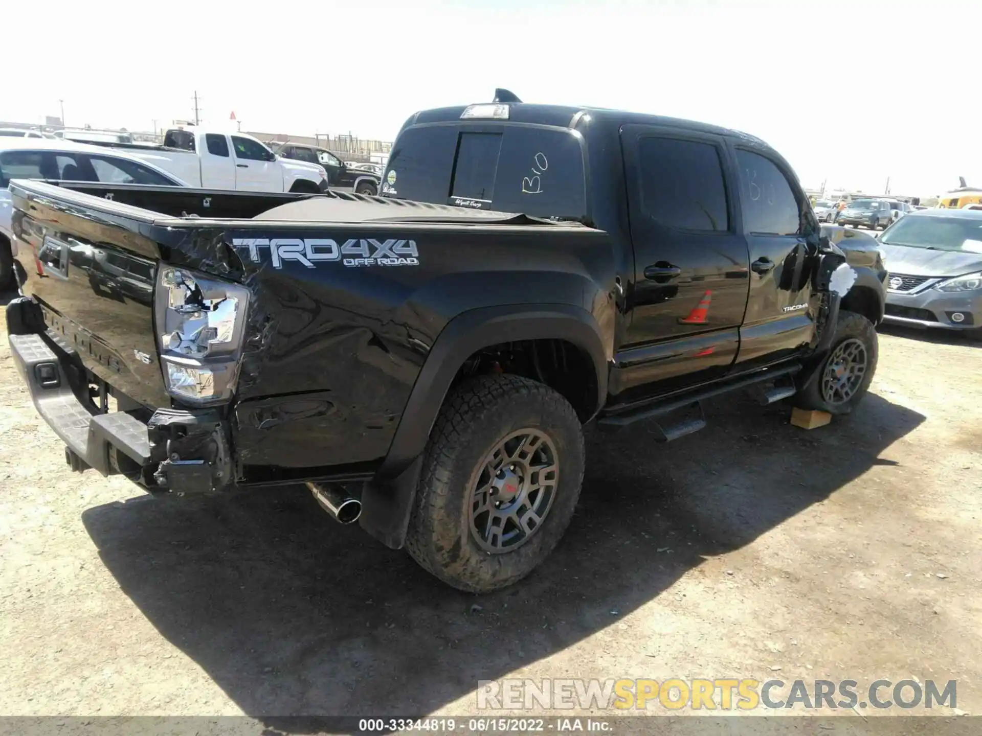 4 Photograph of a damaged car 3TMCZ5AN1NM485148 TOYOTA TACOMA 4WD 2022