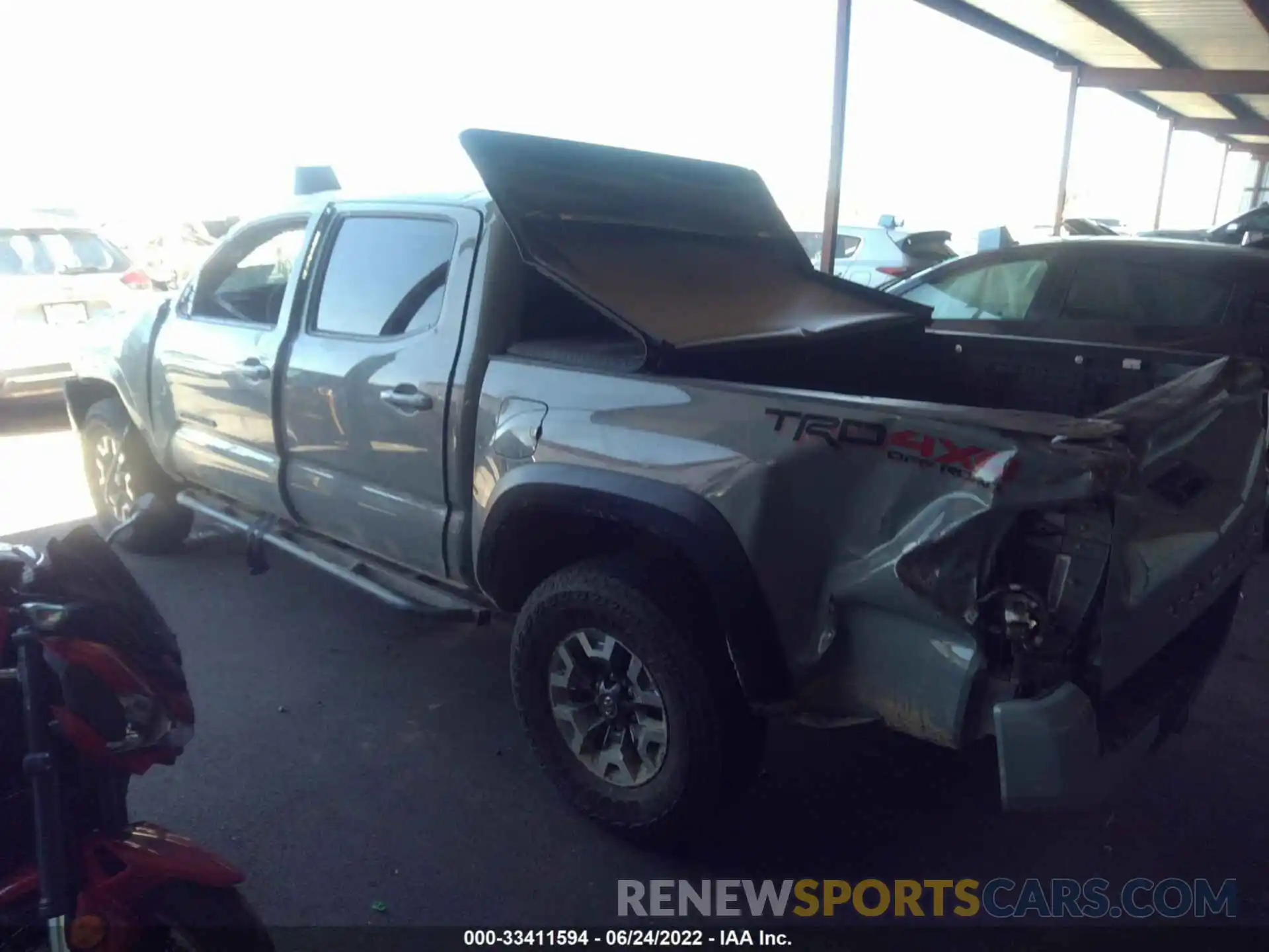 3 Photograph of a damaged car 3TMCZ5AN1NM486915 TOYOTA TACOMA 4WD 2022