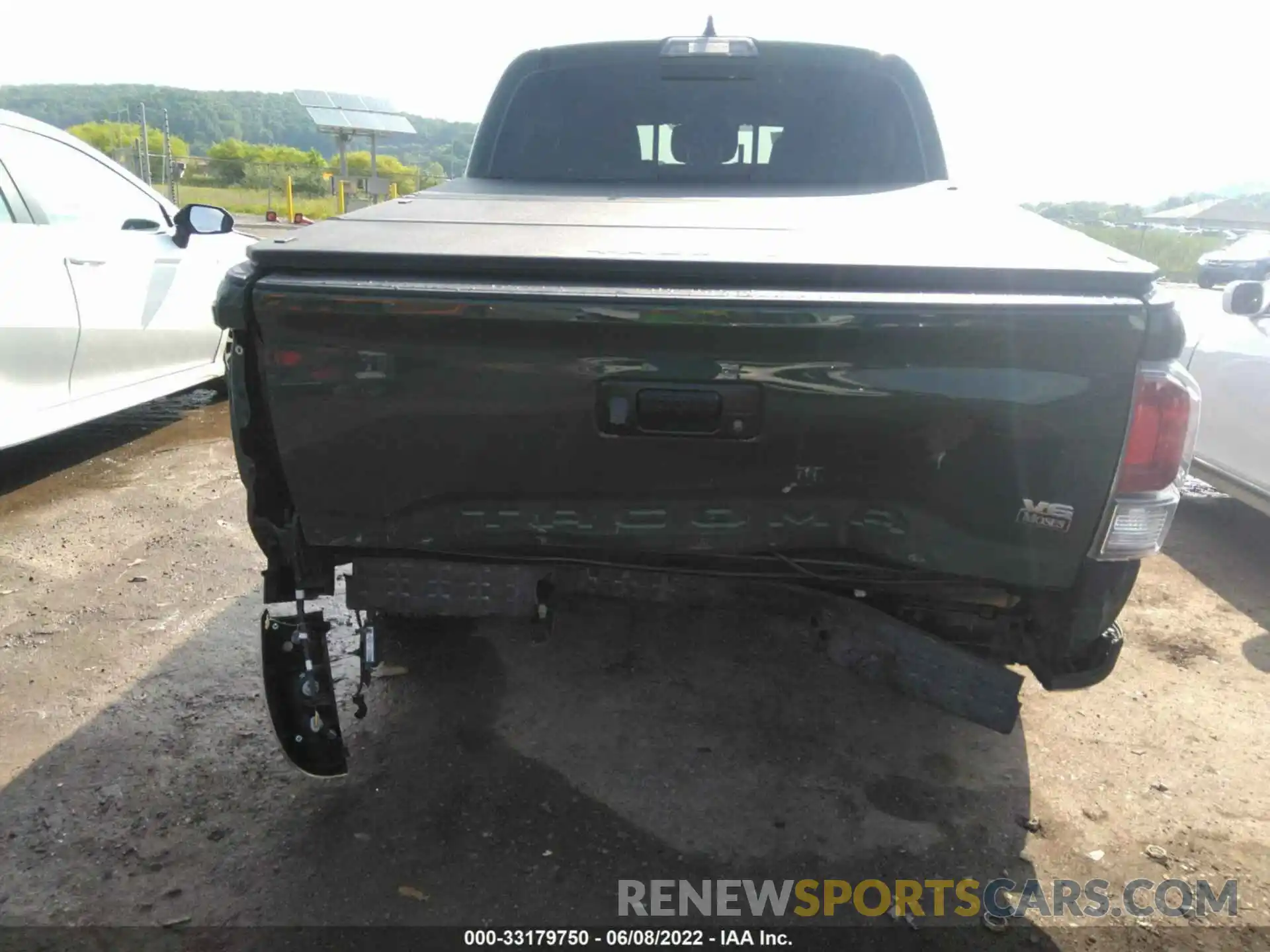 6 Photograph of a damaged car 3TMCZ5AN2NM468214 TOYOTA TACOMA 4WD 2022