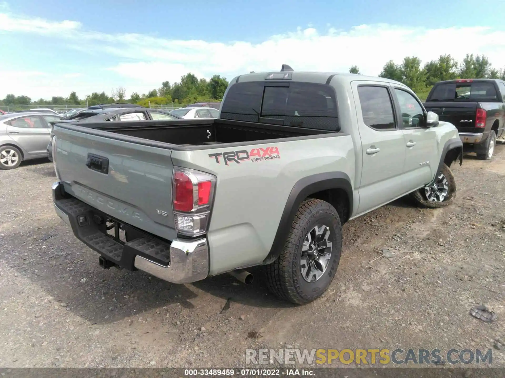 4 Фотография поврежденного автомобиля 3TMCZ5AN2NM495736 TOYOTA TACOMA 4WD 2022