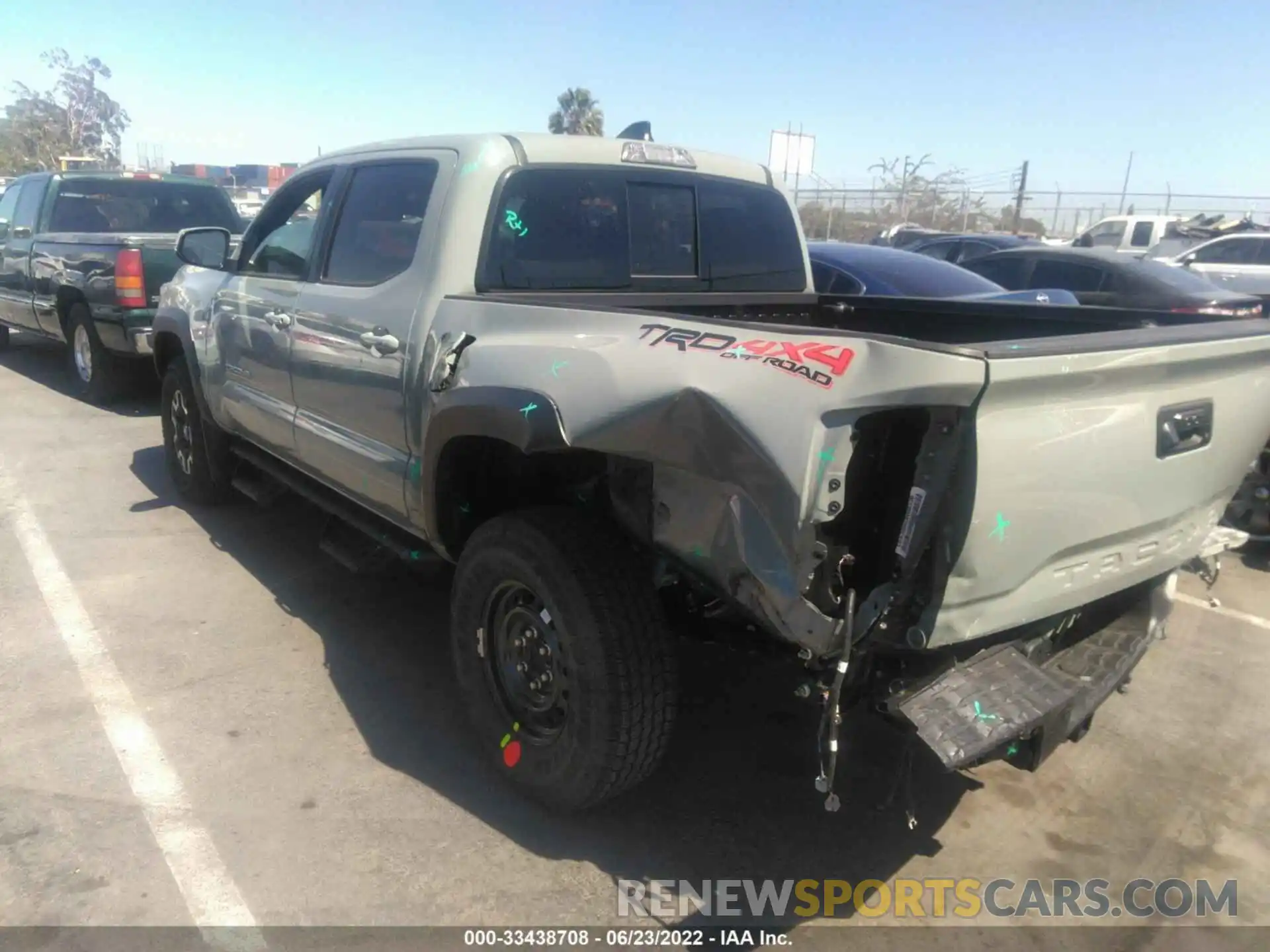 3 Photograph of a damaged car 3TMCZ5AN2NM501552 TOYOTA TACOMA 4WD 2022