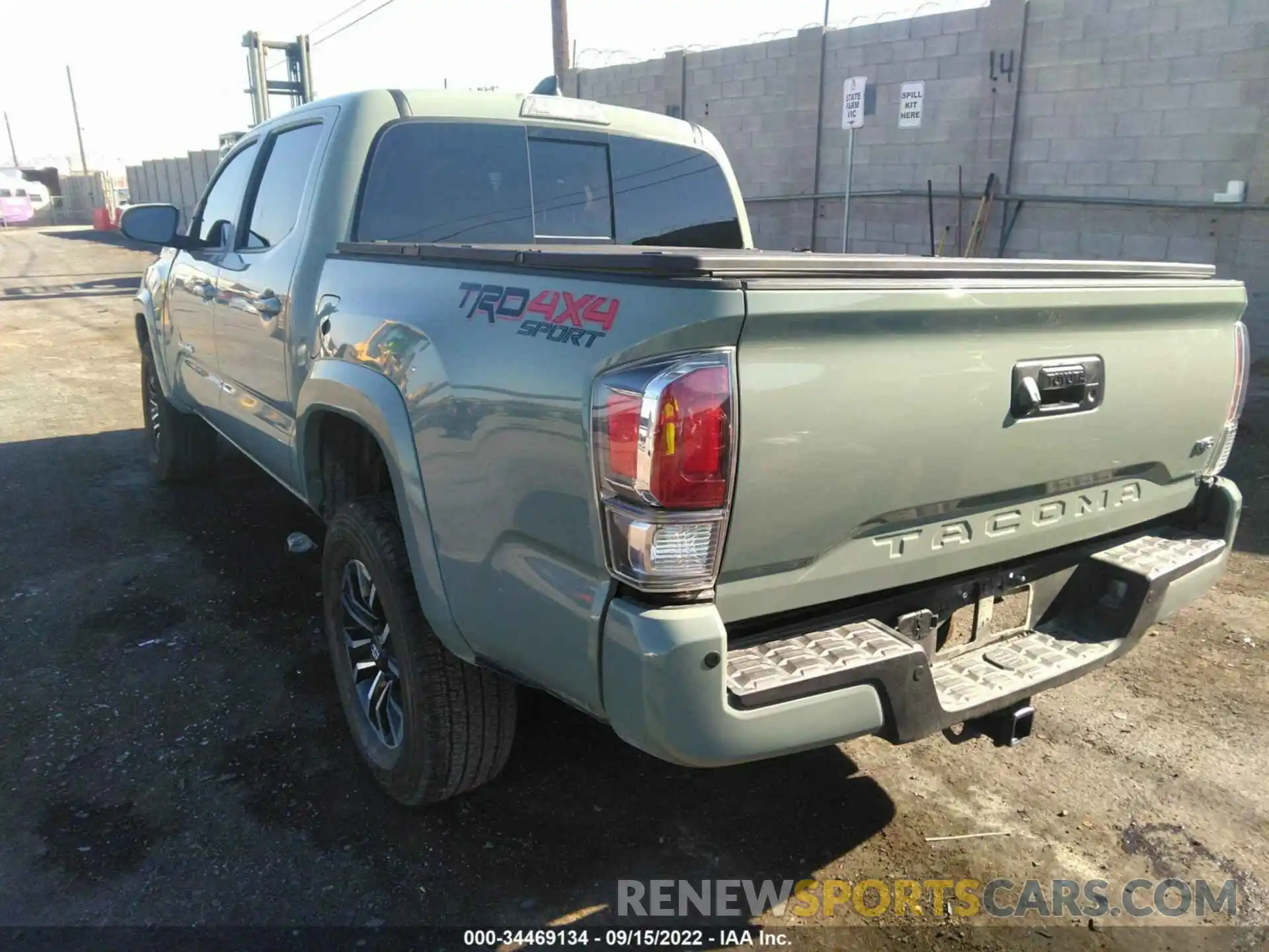 3 Фотография поврежденного автомобиля 3TMCZ5AN2NM512745 TOYOTA TACOMA 4WD 2022