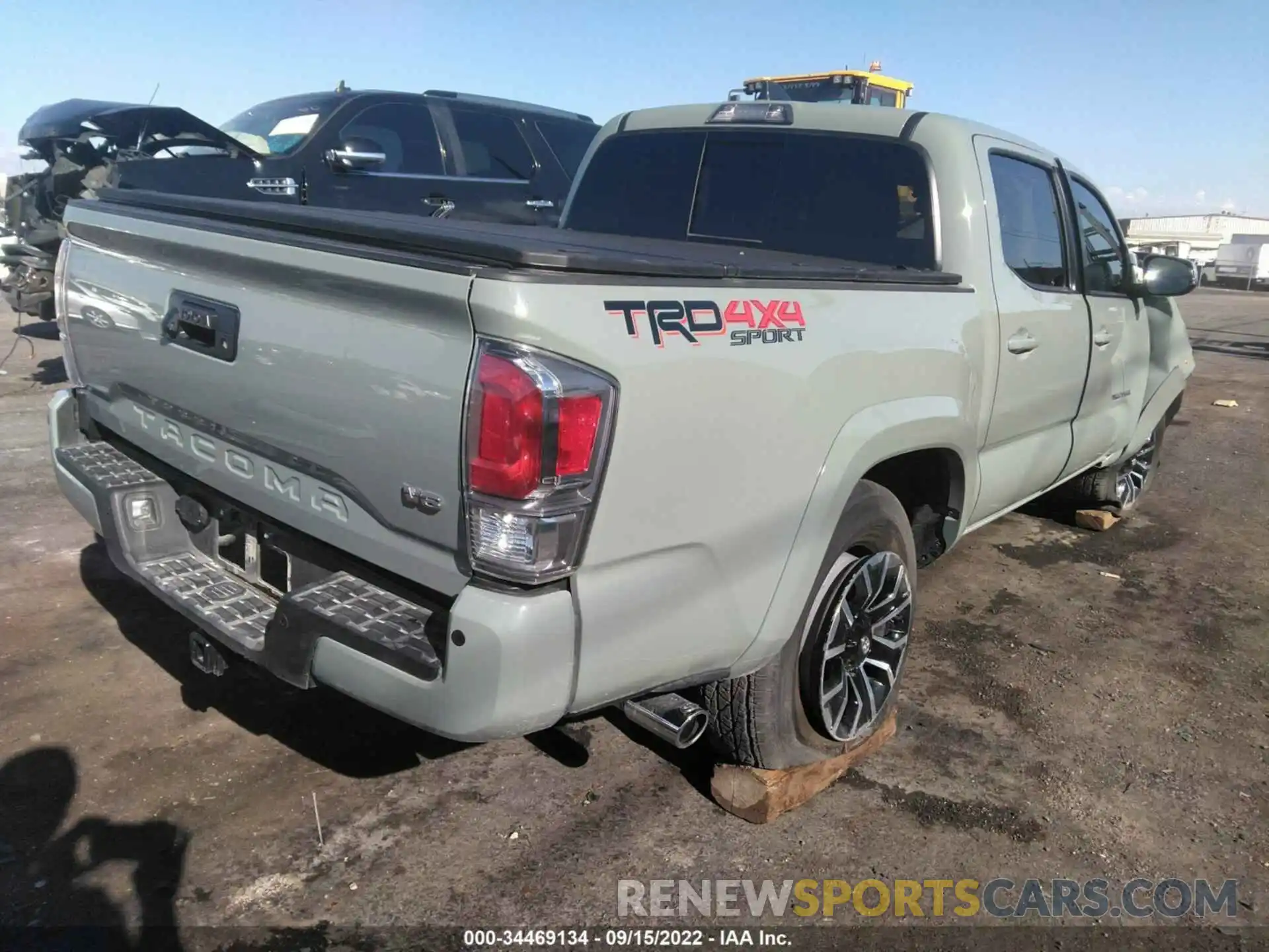 4 Фотография поврежденного автомобиля 3TMCZ5AN2NM512745 TOYOTA TACOMA 4WD 2022