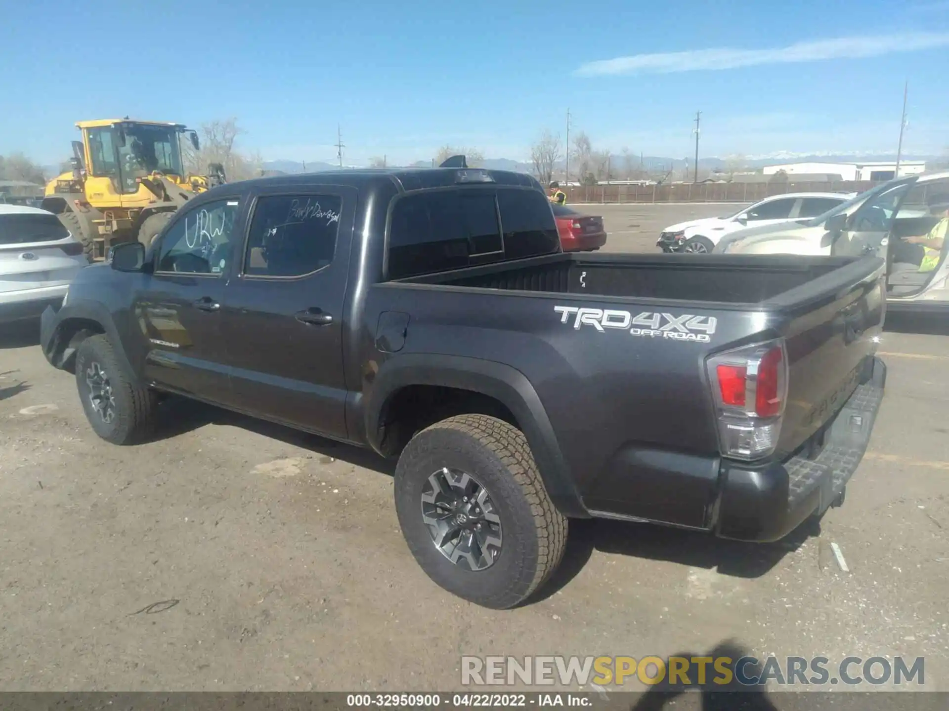 3 Photograph of a damaged car 3TMCZ5AN3NM477388 TOYOTA TACOMA 4WD 2022