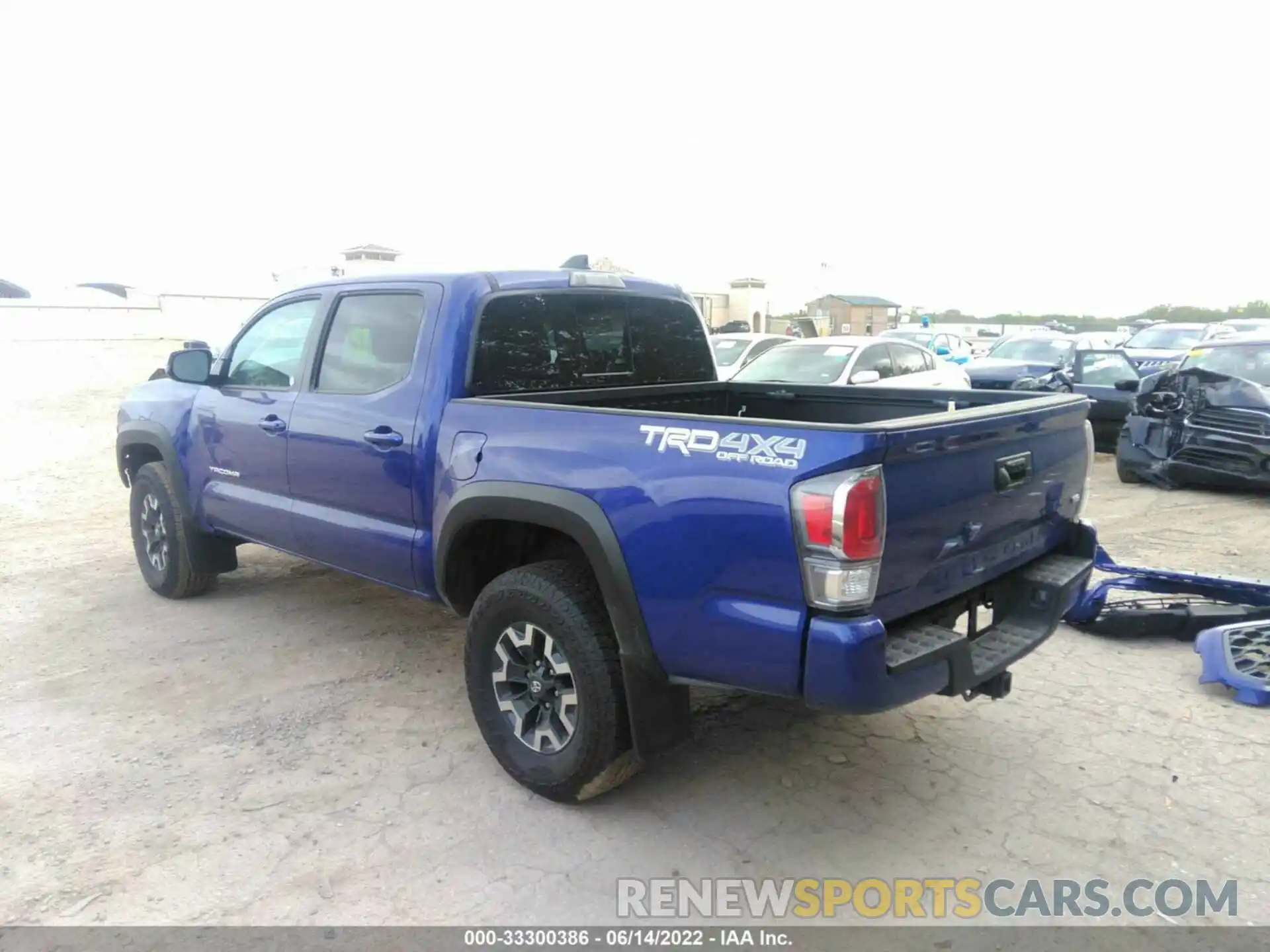 3 Photograph of a damaged car 3TMCZ5AN3NM487550 TOYOTA TACOMA 4WD 2022