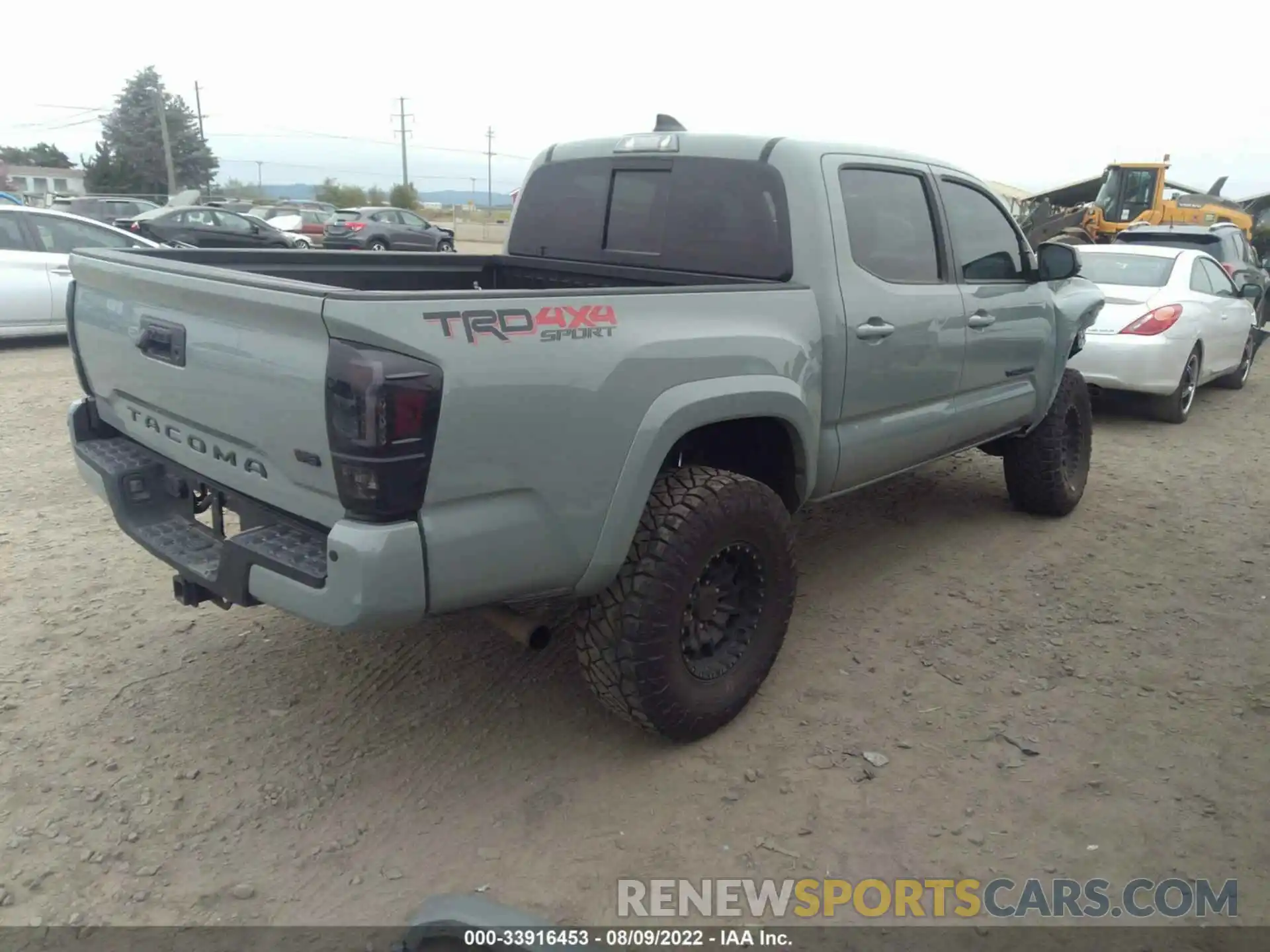 4 Photograph of a damaged car 3TMCZ5AN4NM454542 TOYOTA TACOMA 4WD 2022