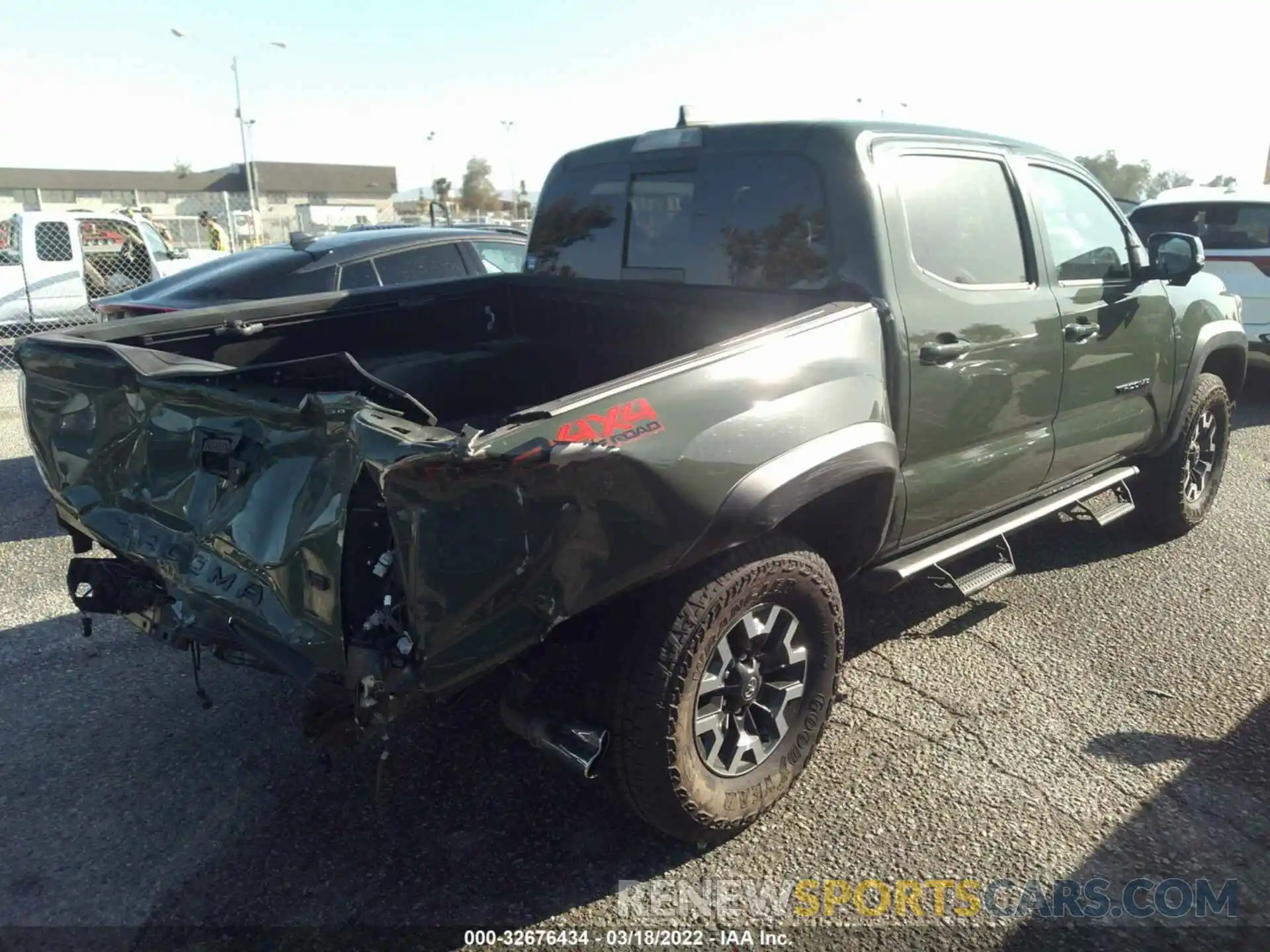 4 Фотография поврежденного автомобиля 3TMCZ5AN4NM467386 TOYOTA TACOMA 4WD 2022