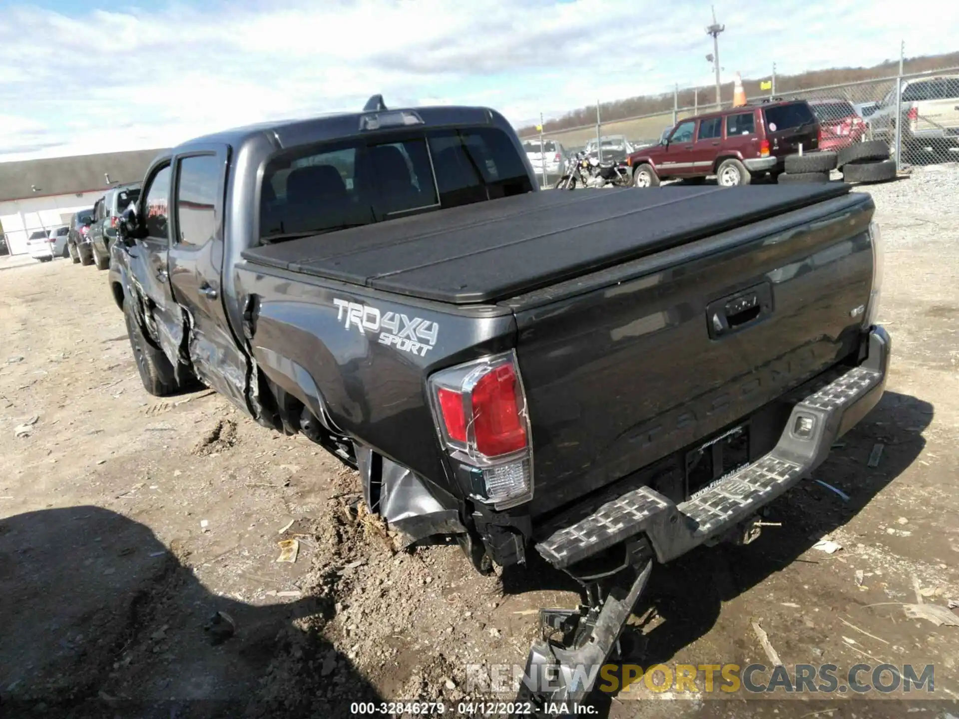 3 Photograph of a damaged car 3TMCZ5AN4NM467615 TOYOTA TACOMA 4WD 2022