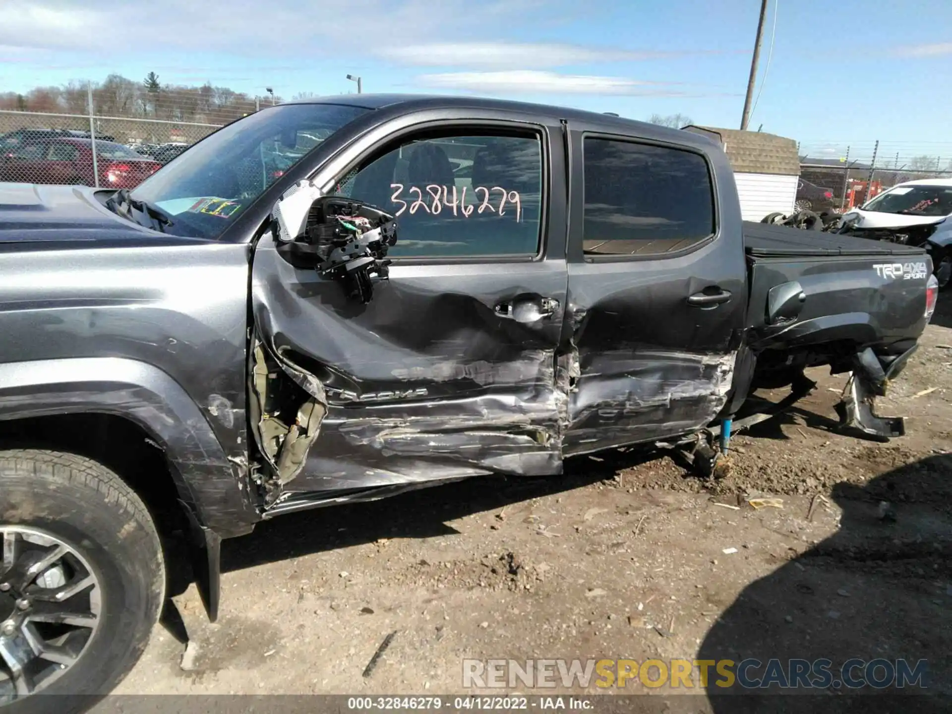 6 Фотография поврежденного автомобиля 3TMCZ5AN4NM467615 TOYOTA TACOMA 4WD 2022