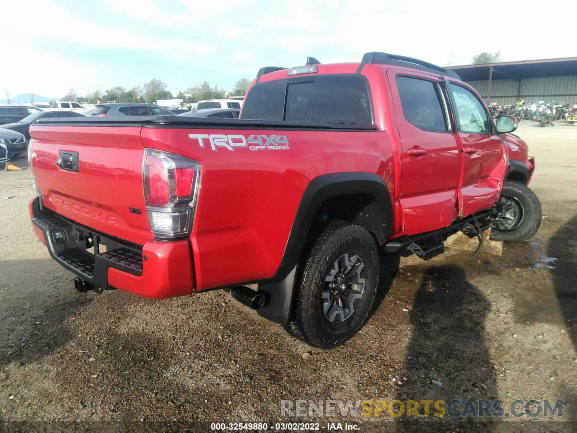 4 Photograph of a damaged car 3TMCZ5AN4NM472751 TOYOTA TACOMA 4WD 2022