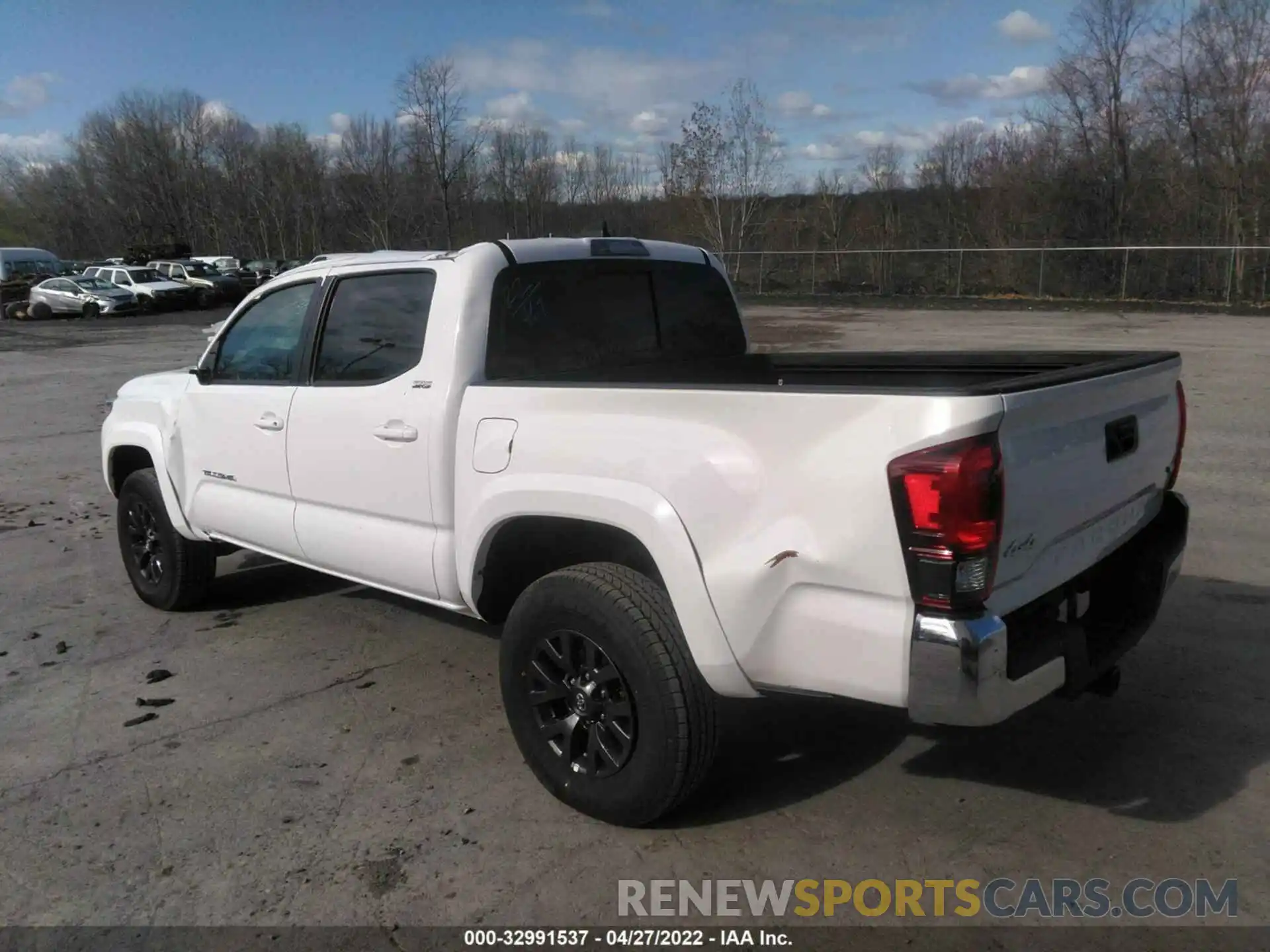 3 Photograph of a damaged car 3TMCZ5AN4NM485886 TOYOTA TACOMA 4WD 2022