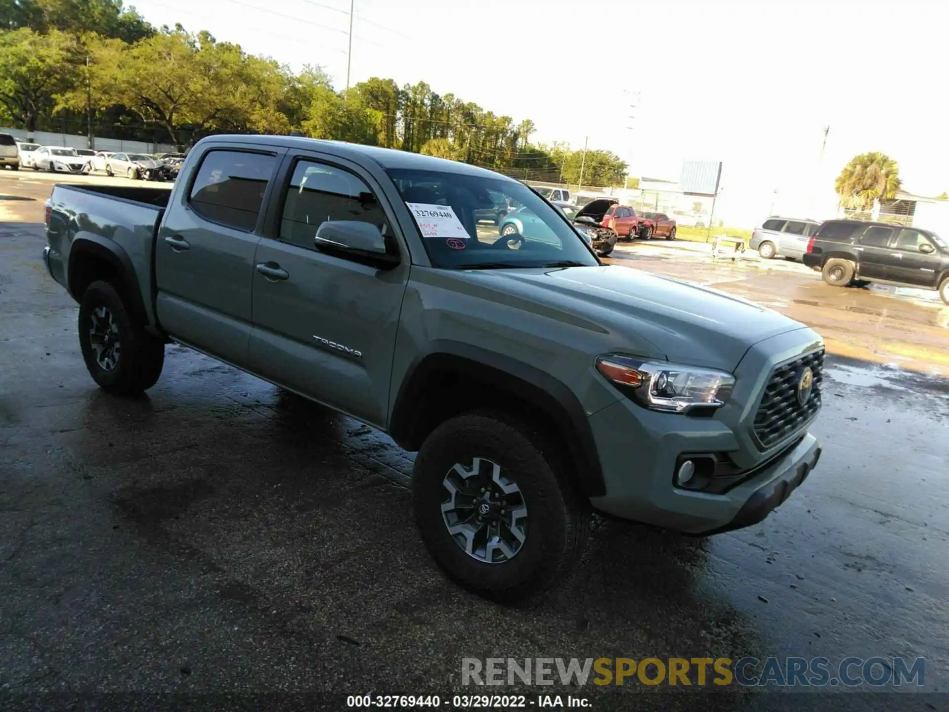 1 Photograph of a damaged car 3TMCZ5AN5NM453416 TOYOTA TACOMA 4WD 2022