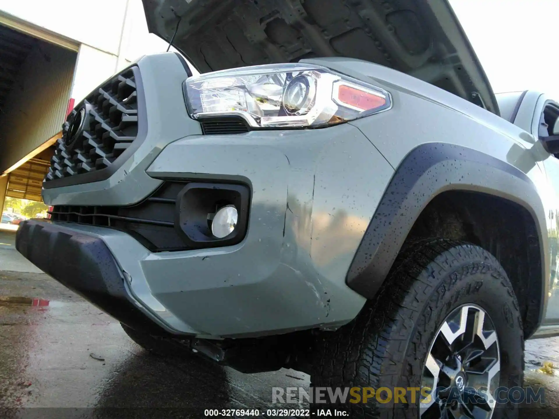 12 Photograph of a damaged car 3TMCZ5AN5NM453416 TOYOTA TACOMA 4WD 2022