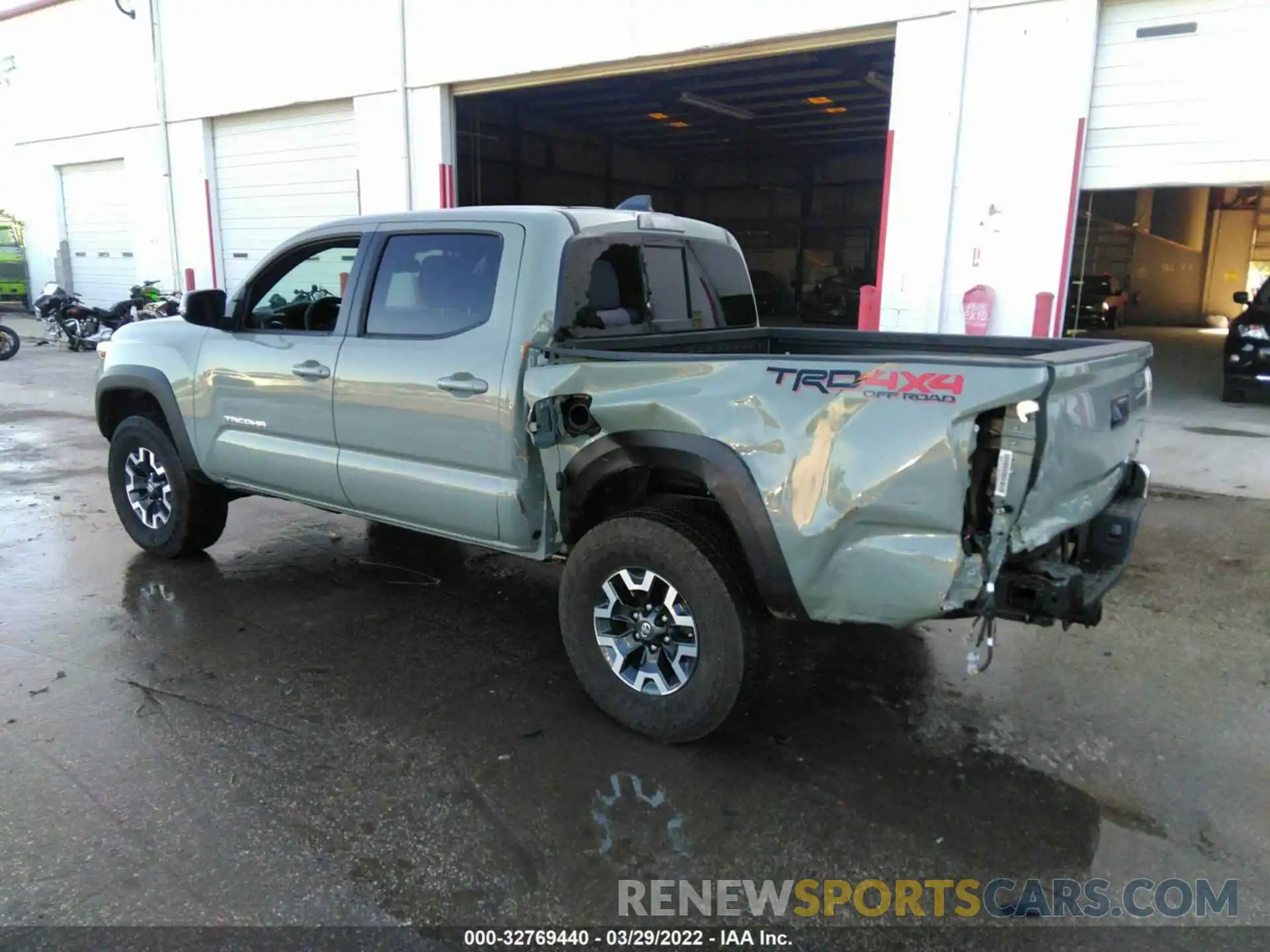 3 Photograph of a damaged car 3TMCZ5AN5NM453416 TOYOTA TACOMA 4WD 2022