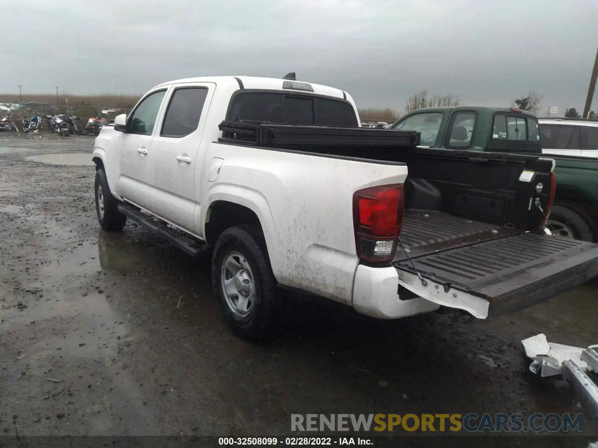 3 Photograph of a damaged car 3TMCZ5AN5NM456526 TOYOTA TACOMA 4WD 2022