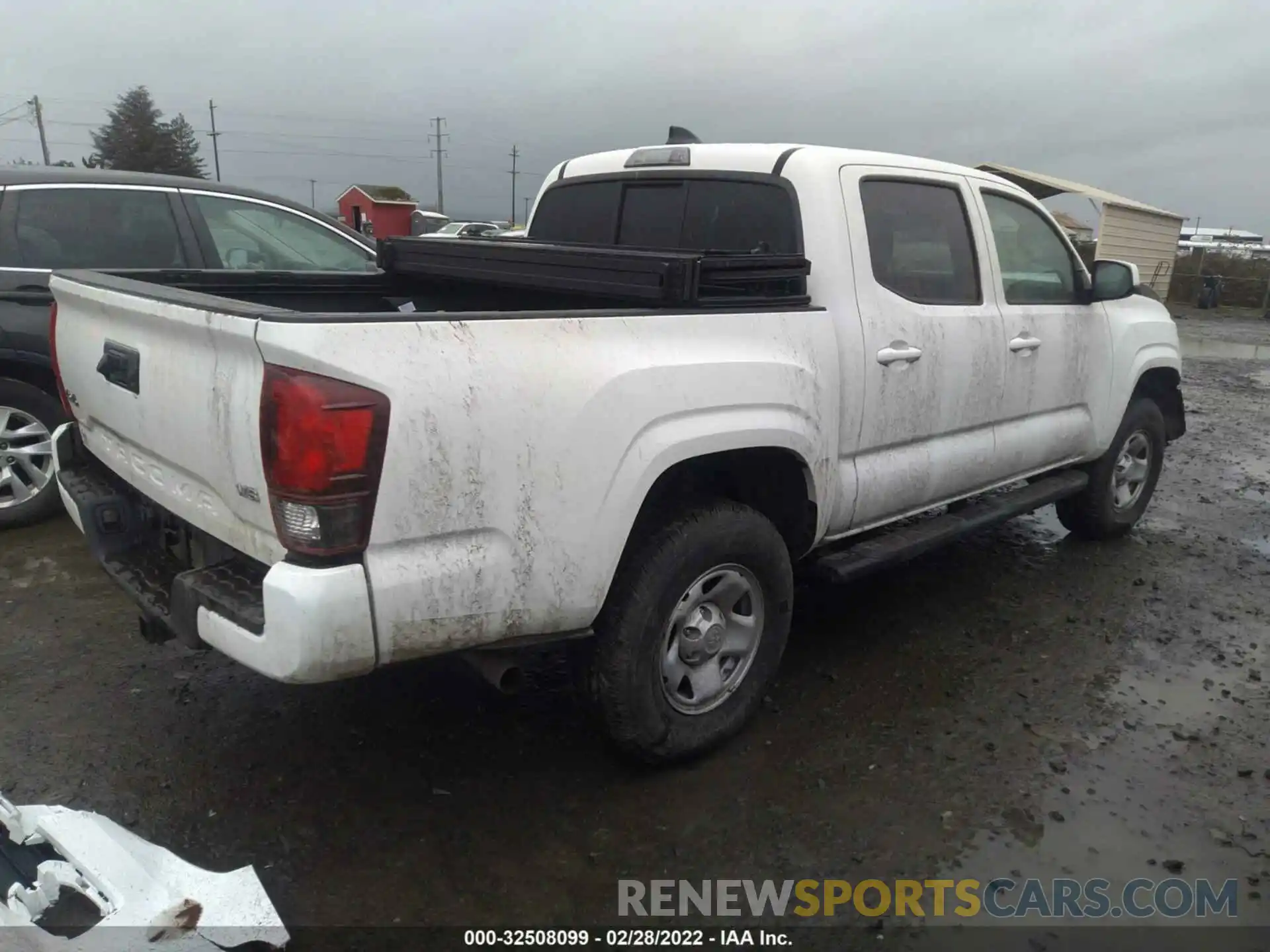 4 Photograph of a damaged car 3TMCZ5AN5NM456526 TOYOTA TACOMA 4WD 2022