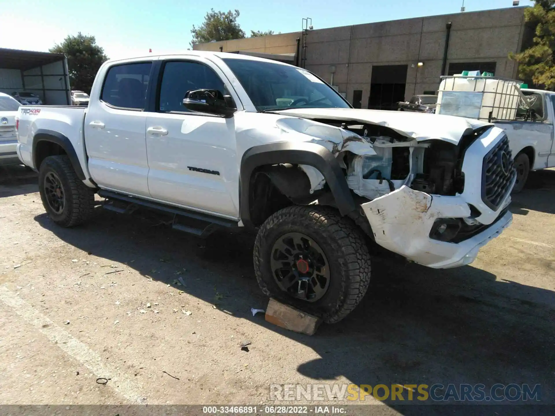 1 Photograph of a damaged car 3TMCZ5AN5NM457921 TOYOTA TACOMA 4WD 2022