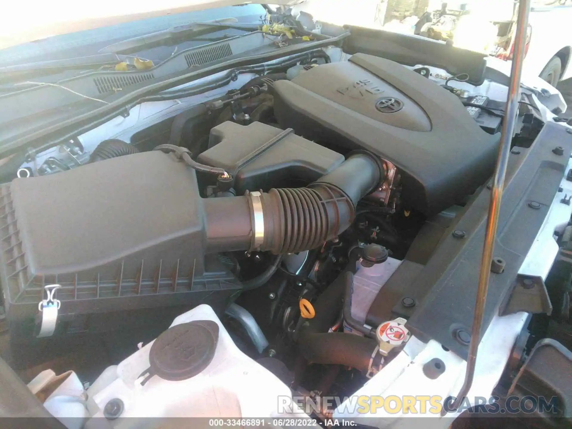 10 Photograph of a damaged car 3TMCZ5AN5NM457921 TOYOTA TACOMA 4WD 2022