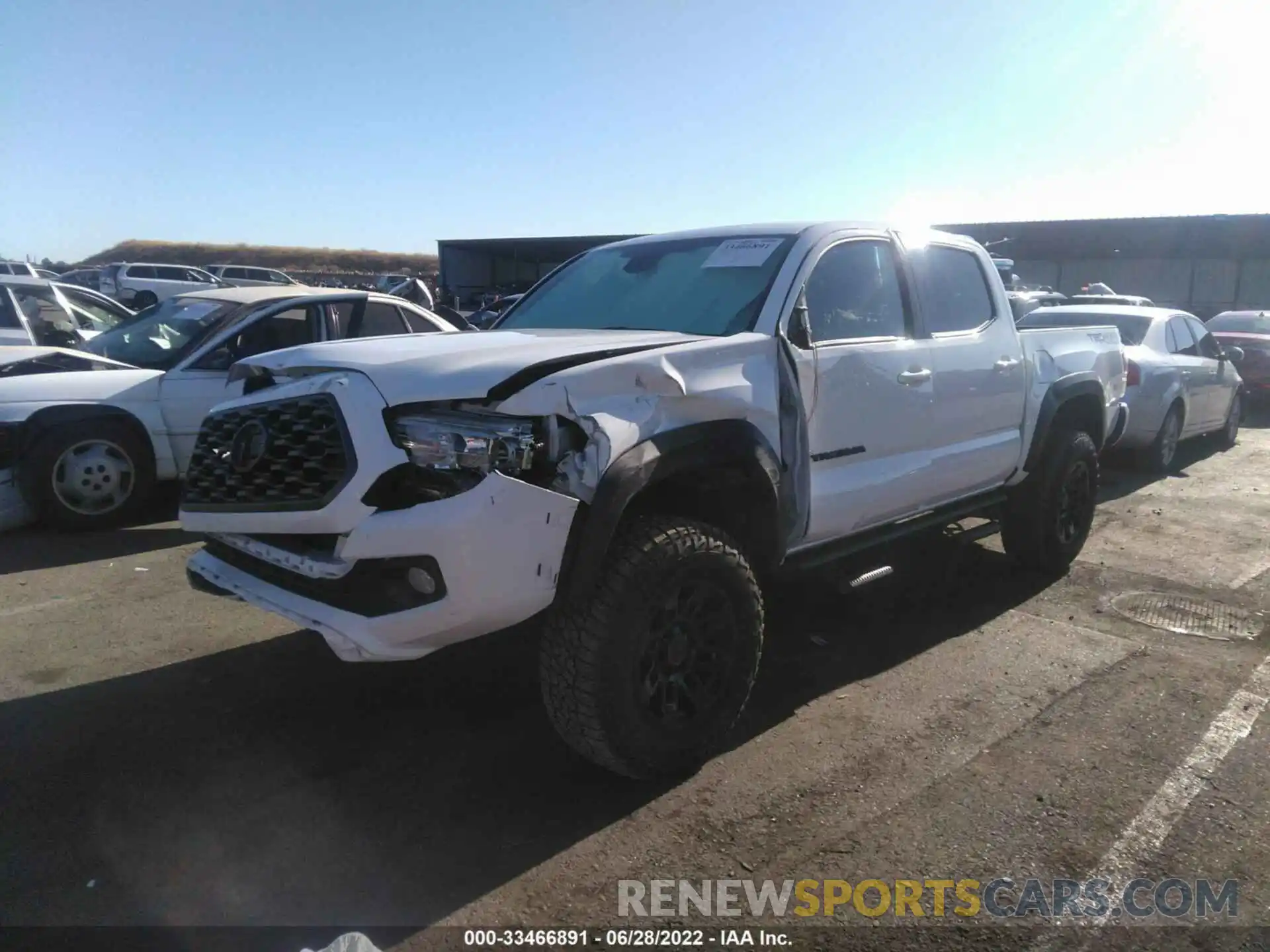 2 Фотография поврежденного автомобиля 3TMCZ5AN5NM457921 TOYOTA TACOMA 4WD 2022