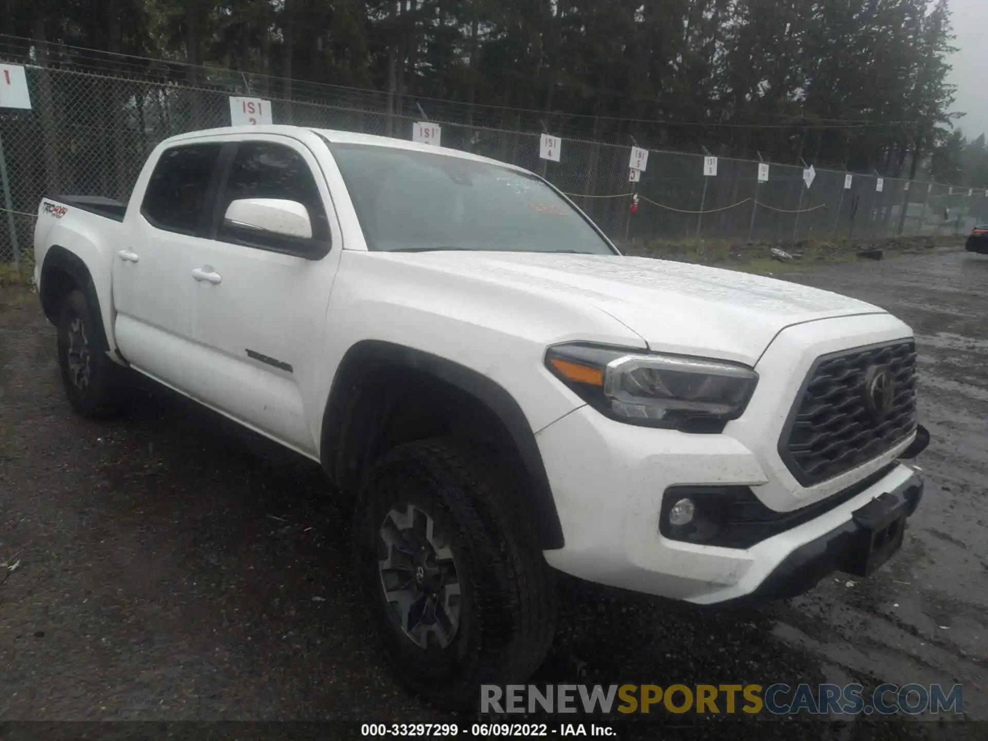 1 Photograph of a damaged car 3TMCZ5AN5NM467011 TOYOTA TACOMA 4WD 2022