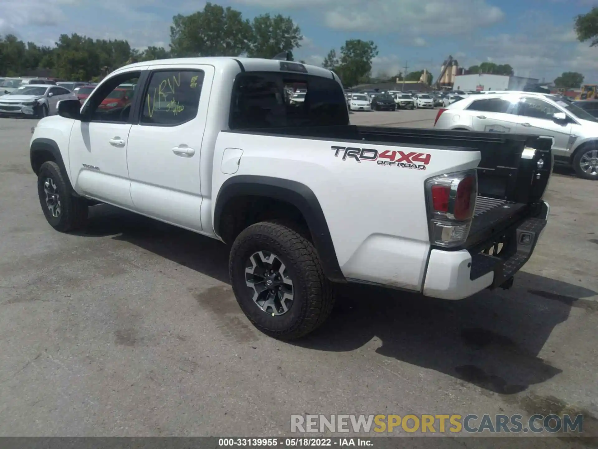 3 Photograph of a damaged car 3TMCZ5AN5NM487422 TOYOTA TACOMA 4WD 2022