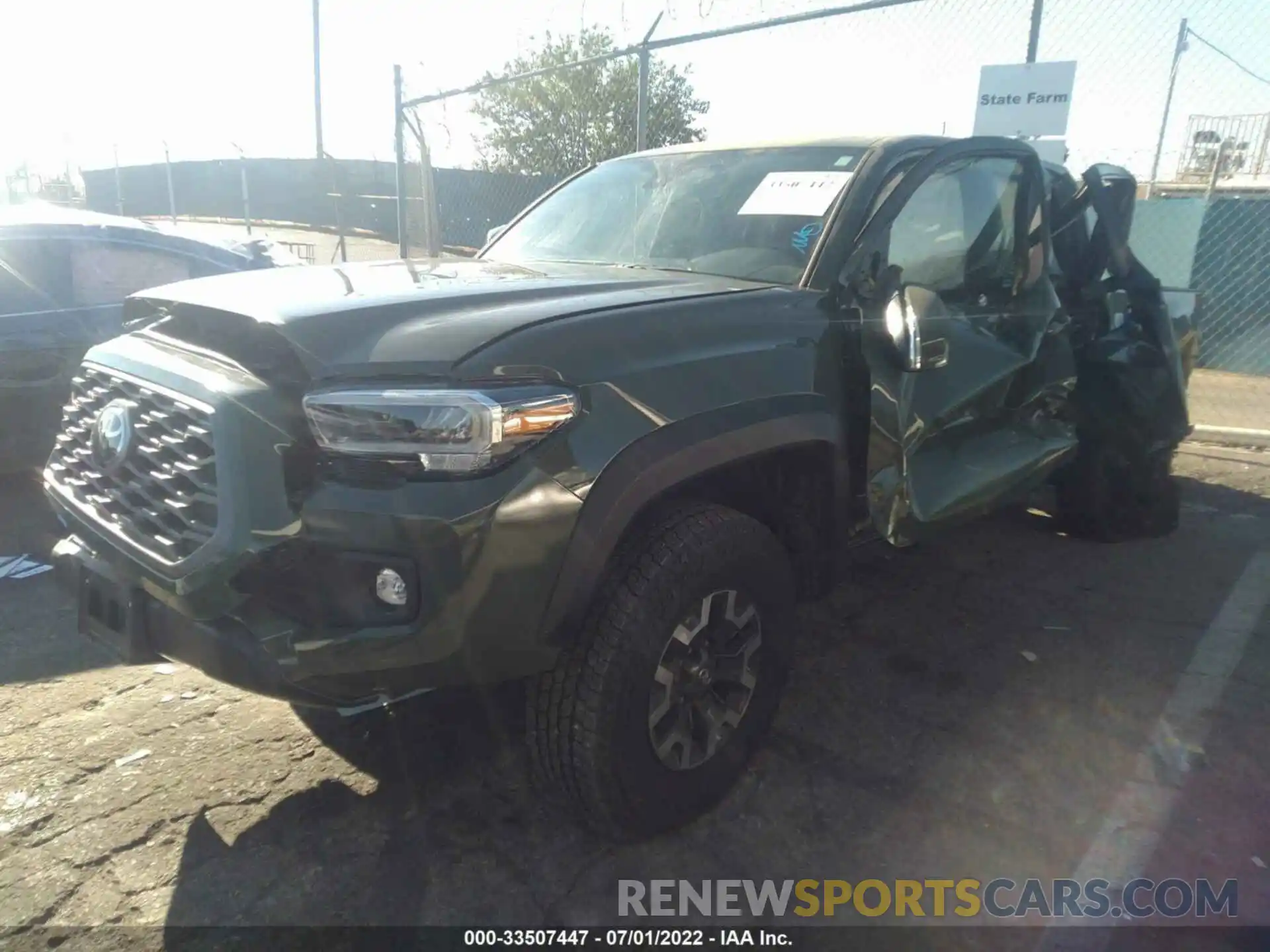 2 Photograph of a damaged car 3TMCZ5AN5NM501965 TOYOTA TACOMA 4WD 2022