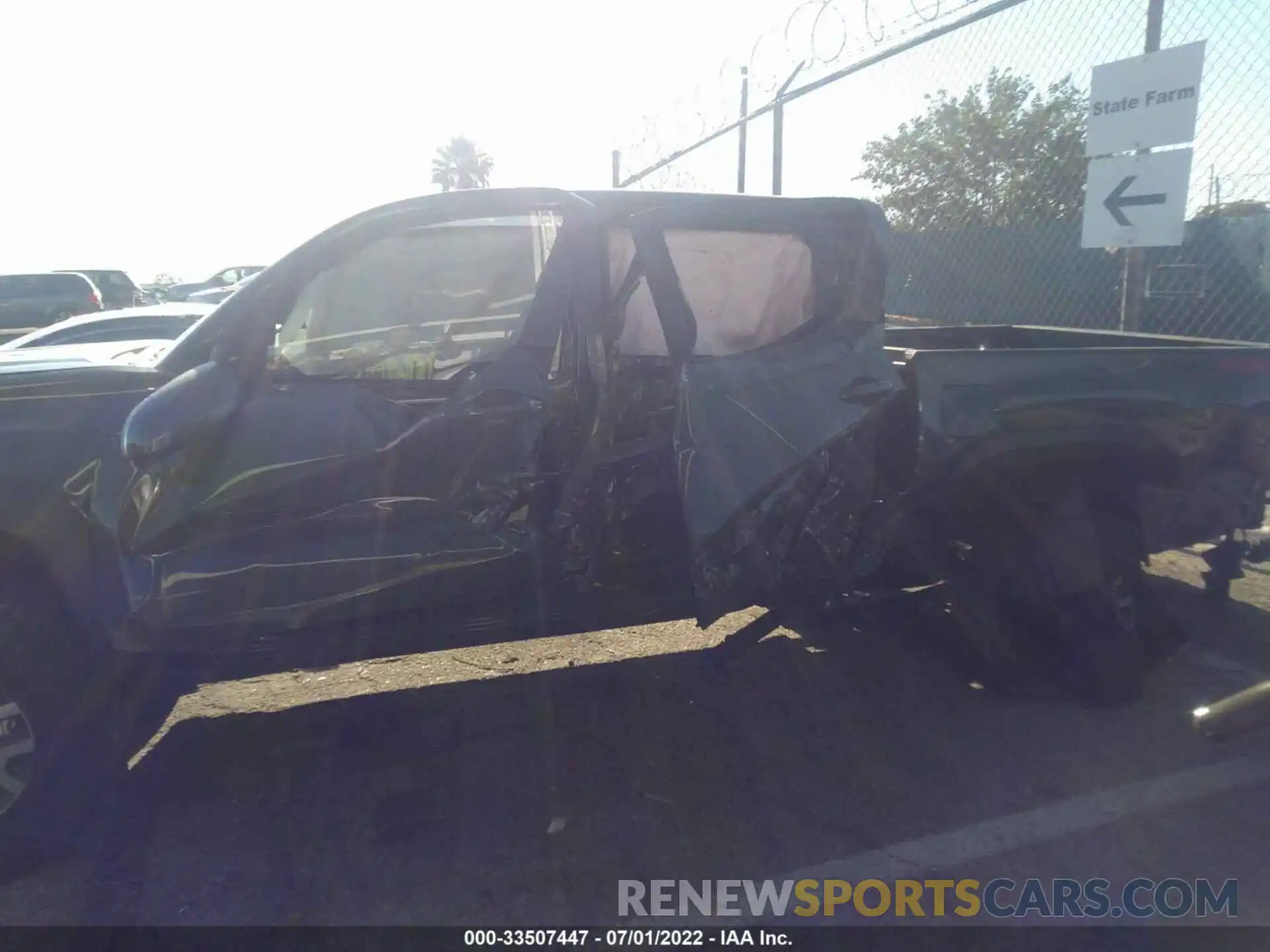 6 Photograph of a damaged car 3TMCZ5AN5NM501965 TOYOTA TACOMA 4WD 2022