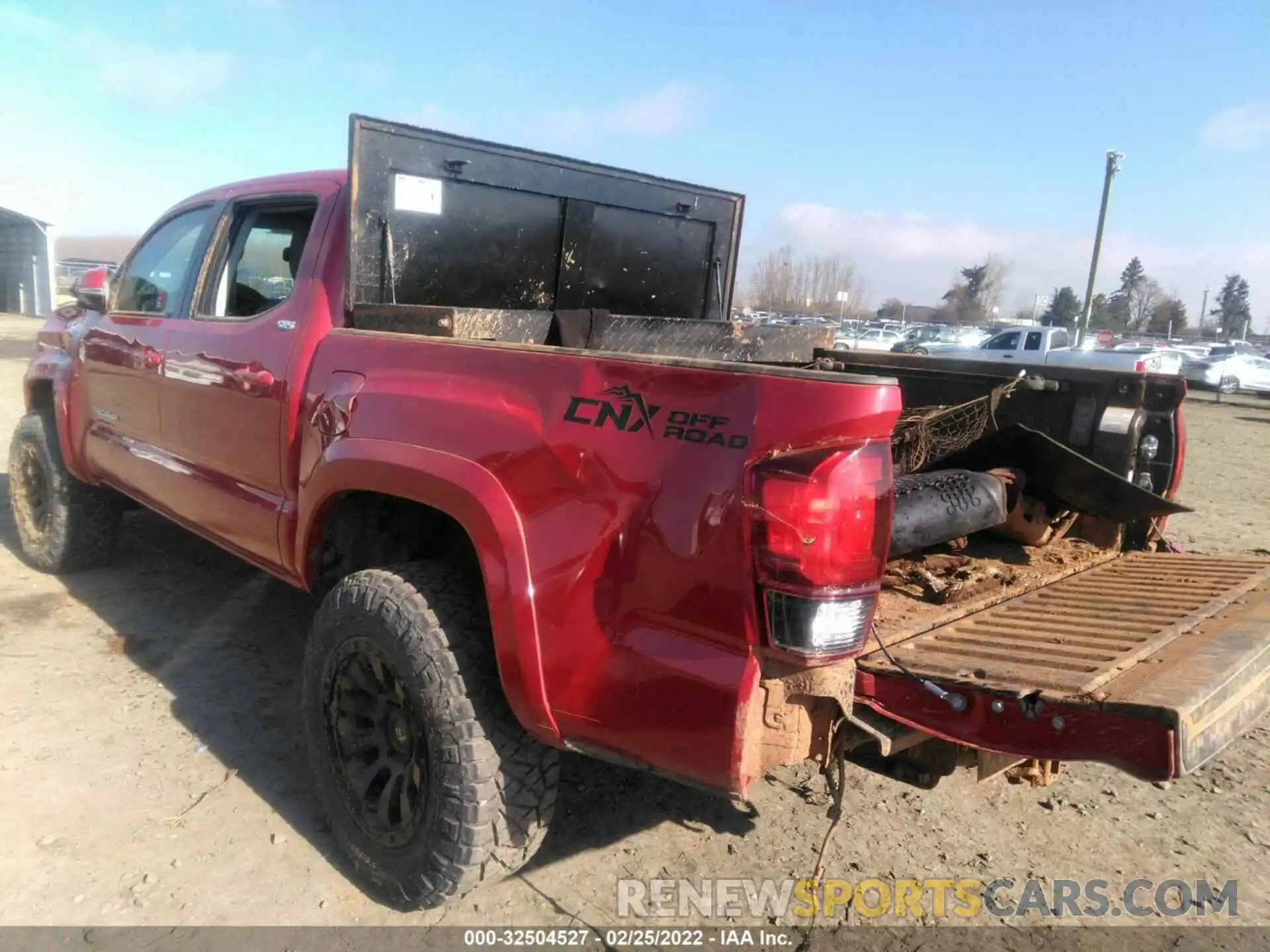 3 Photograph of a damaged car 3TMCZ5AN6NM471486 TOYOTA TACOMA 4WD 2022