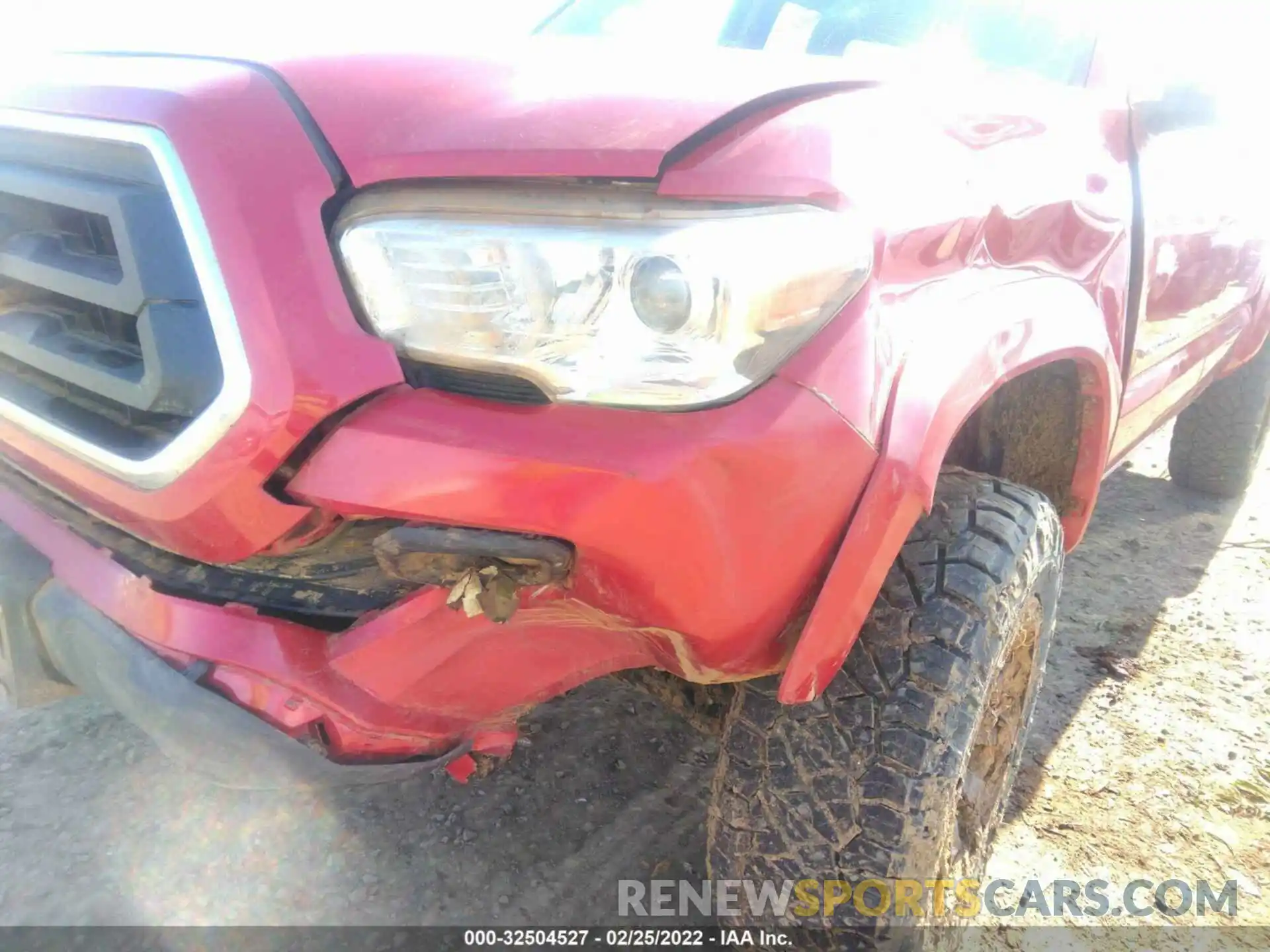 6 Photograph of a damaged car 3TMCZ5AN6NM471486 TOYOTA TACOMA 4WD 2022