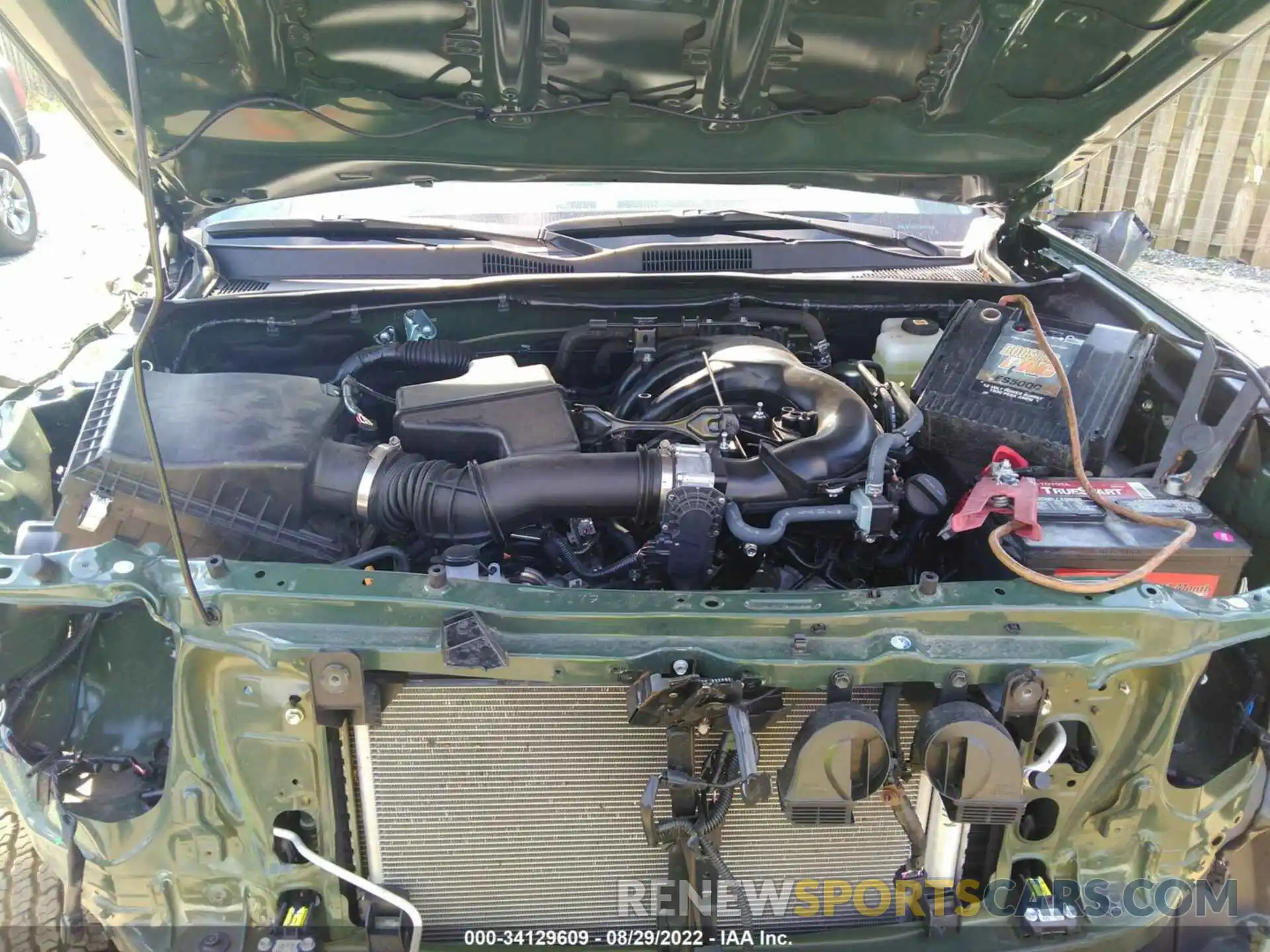 10 Photograph of a damaged car 3TMCZ5AN6NM487901 TOYOTA TACOMA 4WD 2022