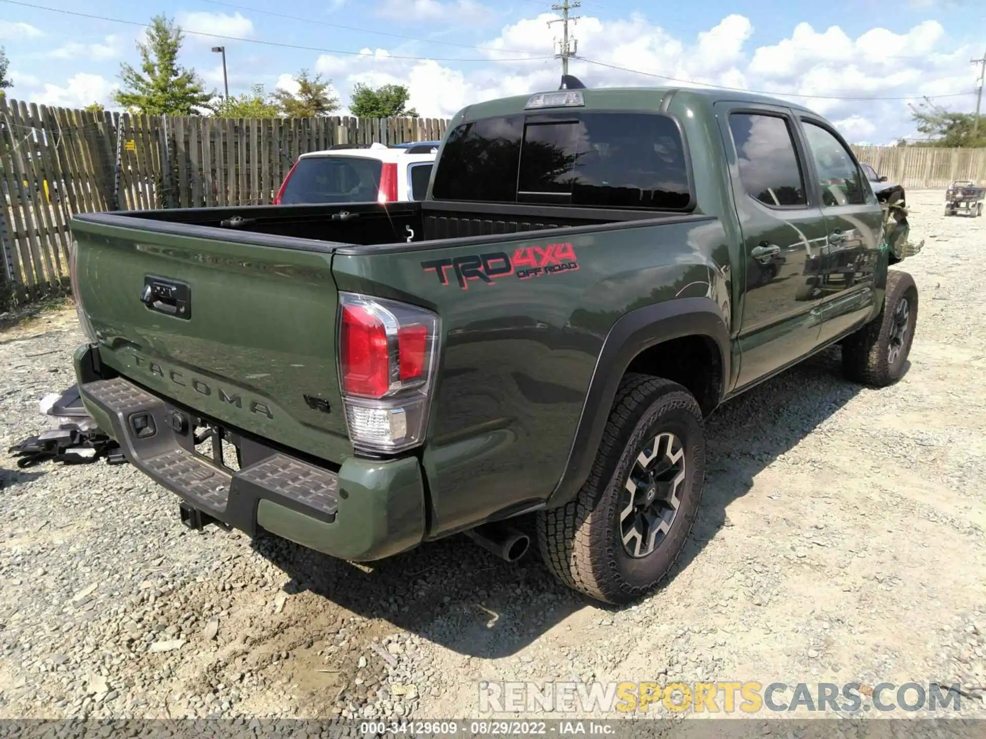 4 Photograph of a damaged car 3TMCZ5AN6NM487901 TOYOTA TACOMA 4WD 2022