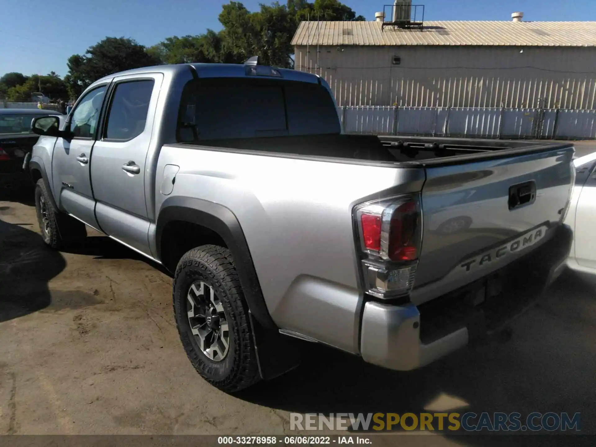 3 Photograph of a damaged car 3TMCZ5AN6NM494718 TOYOTA TACOMA 4WD 2022