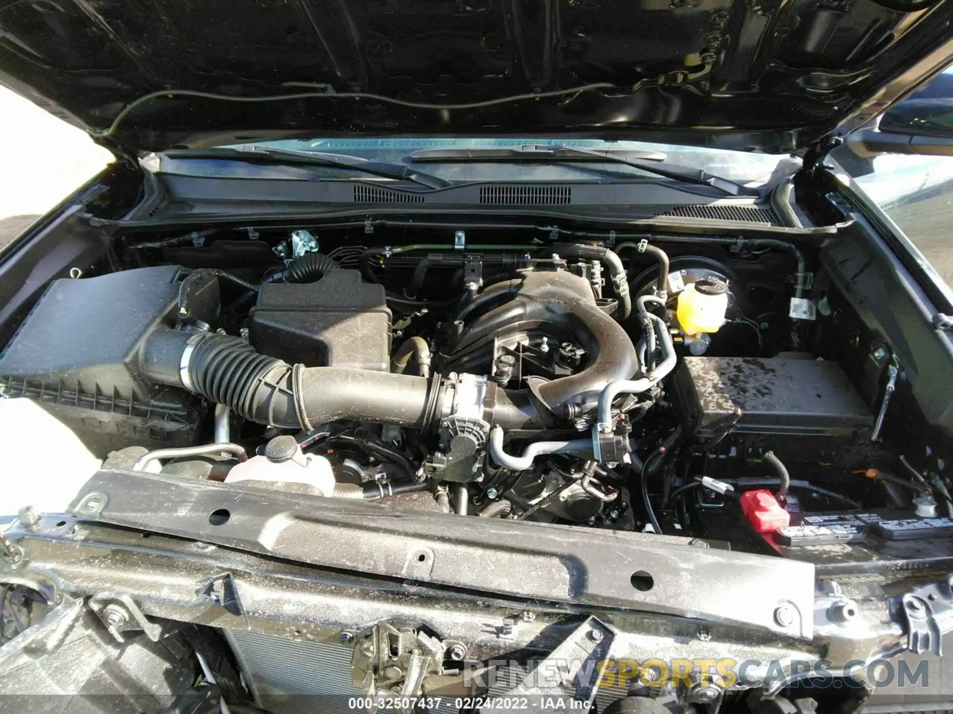 10 Photograph of a damaged car 3TMCZ5AN7NM464983 TOYOTA TACOMA 4WD 2022