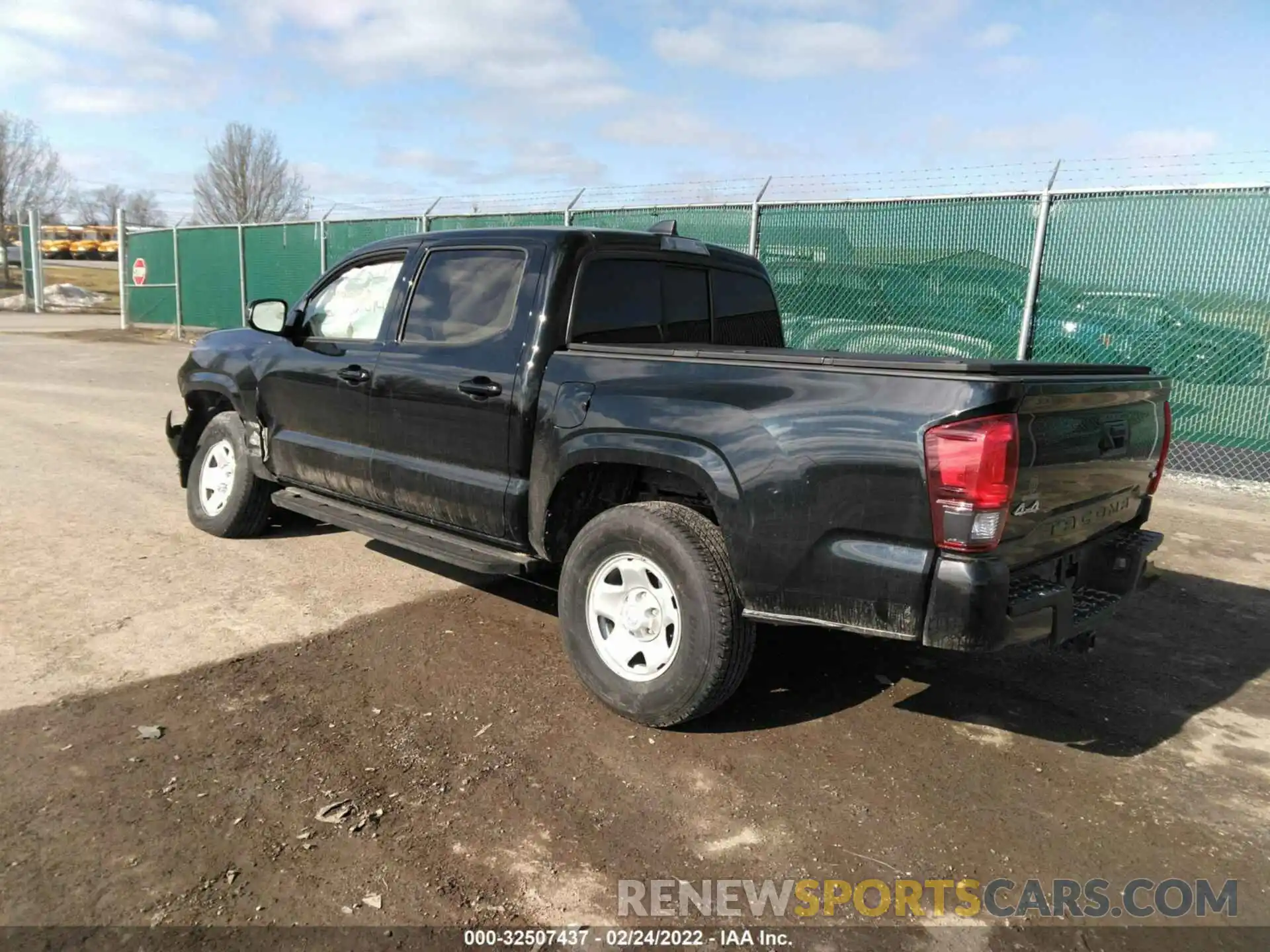 3 Photograph of a damaged car 3TMCZ5AN7NM464983 TOYOTA TACOMA 4WD 2022